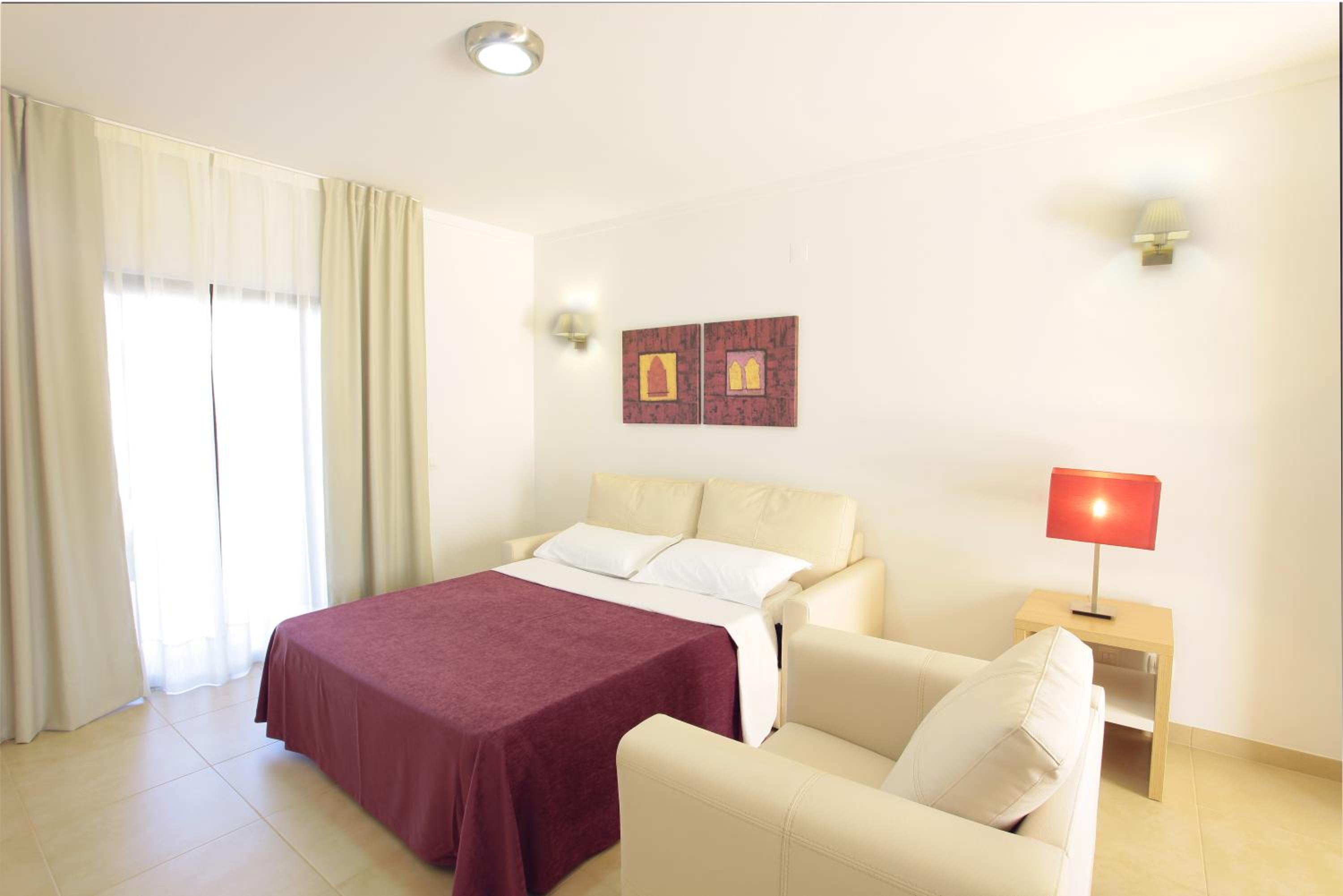 One-Bedroom Family Apartment (4 Adults)