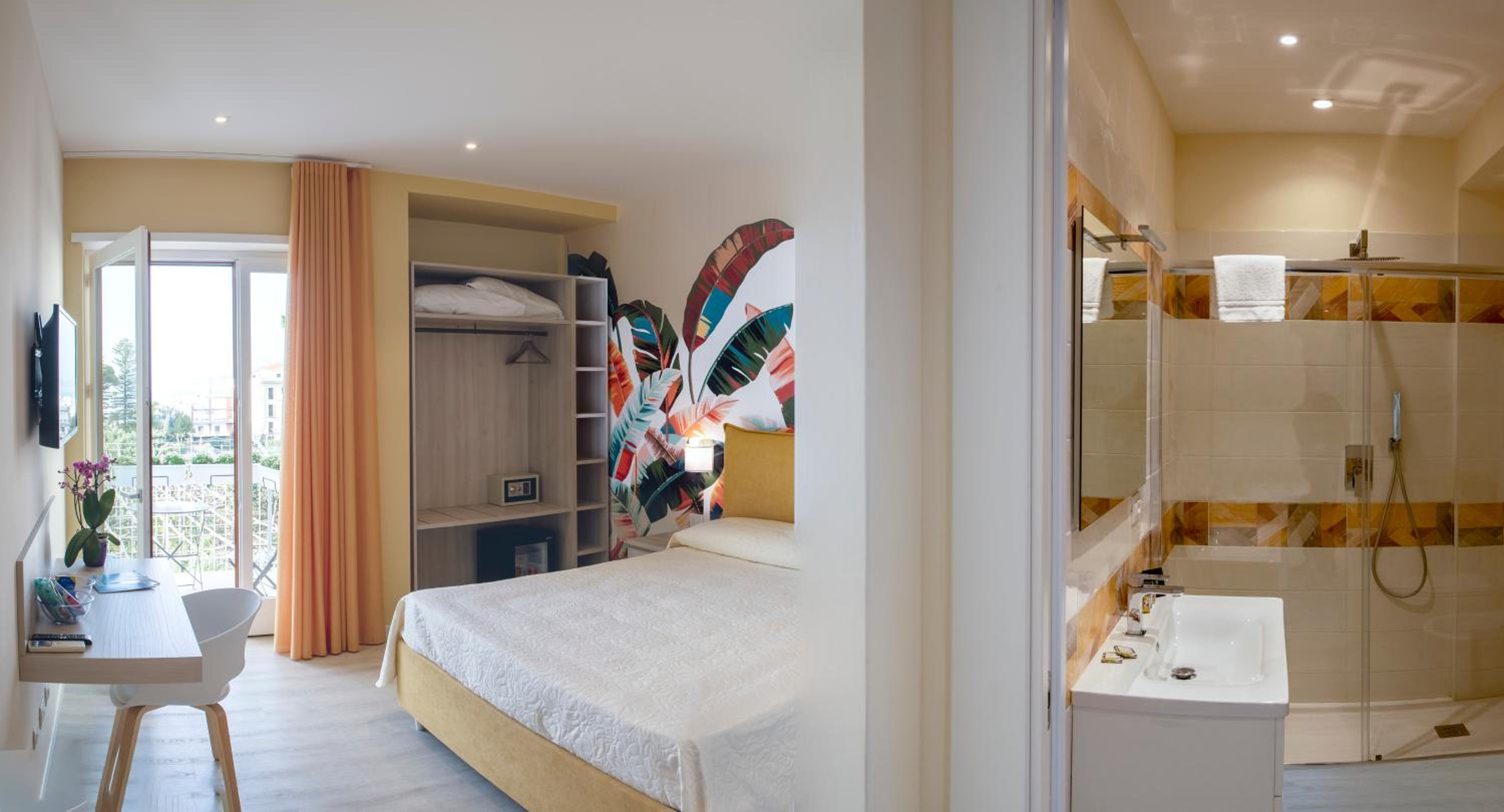 Double Room with Private Bathroom