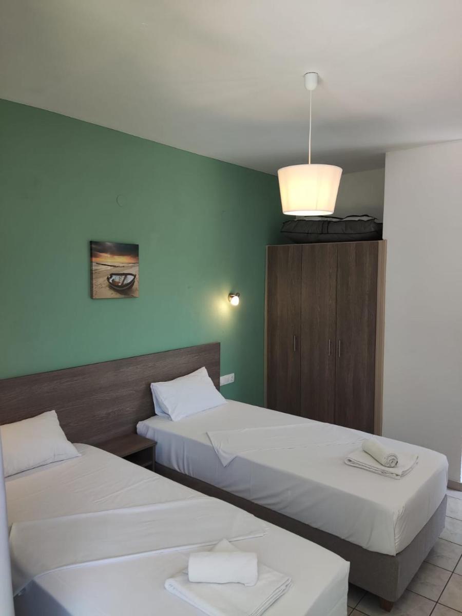 Studio (2 Adults)