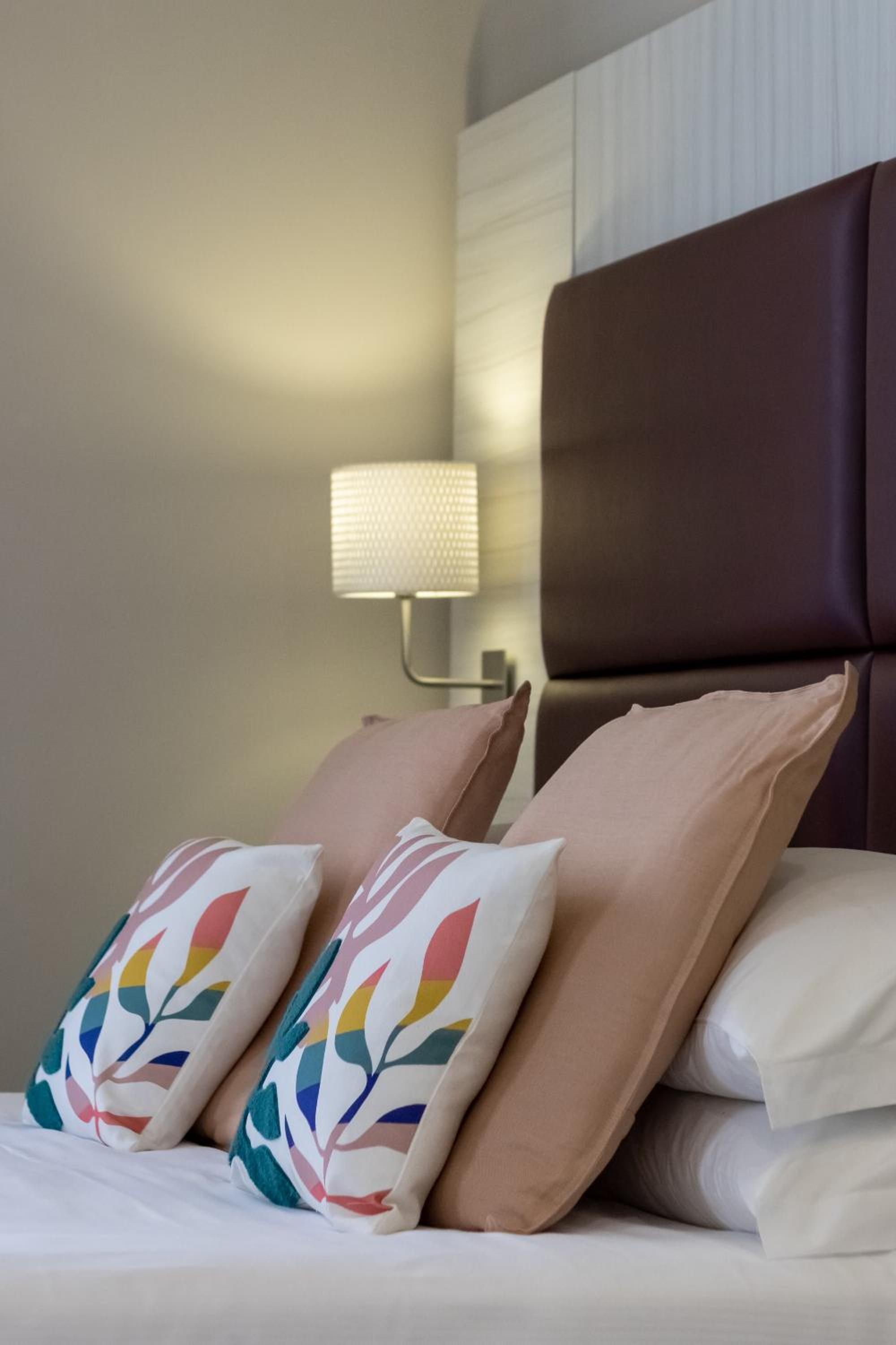 Deluxe Double or Twin Room photo 3