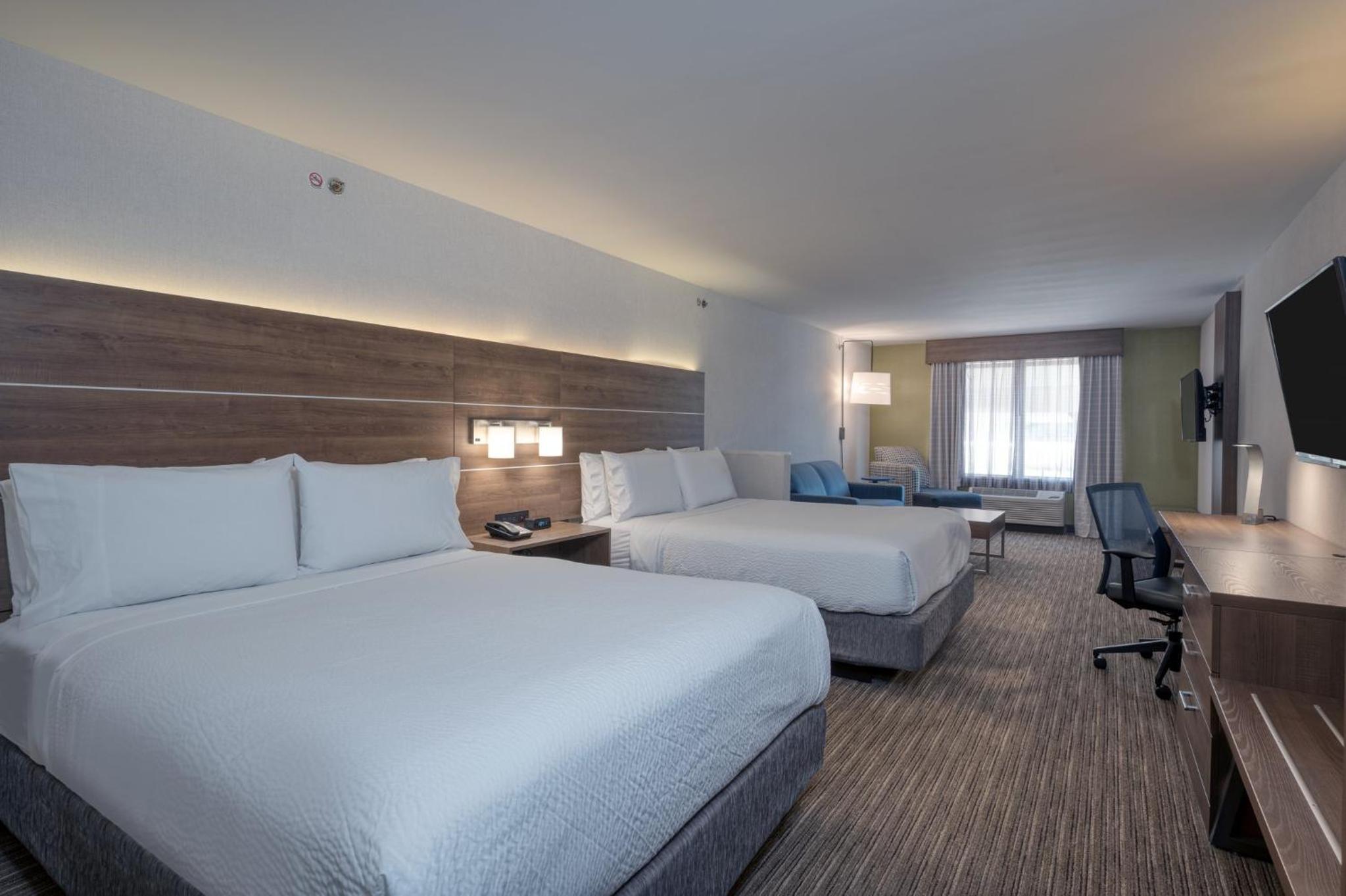 Queen Suite with Two Queen Beds and Additional Living Area - Photo 2
