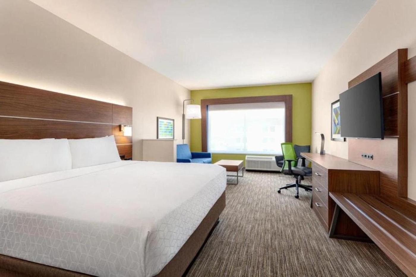King Suite - Photo 2