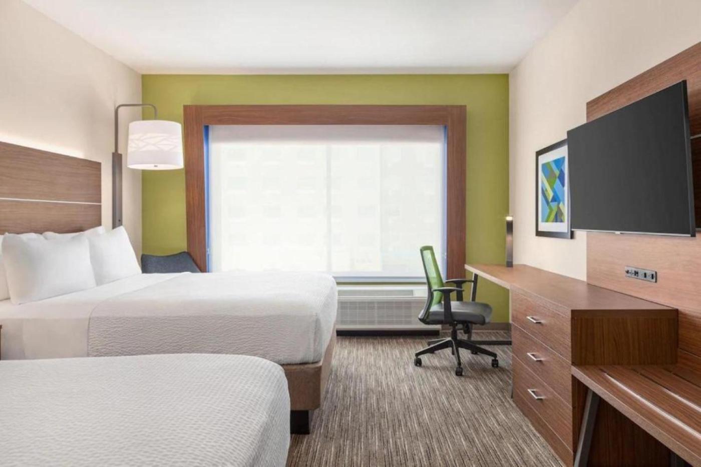 Standard Room with Two Queen Beds - Photo 1