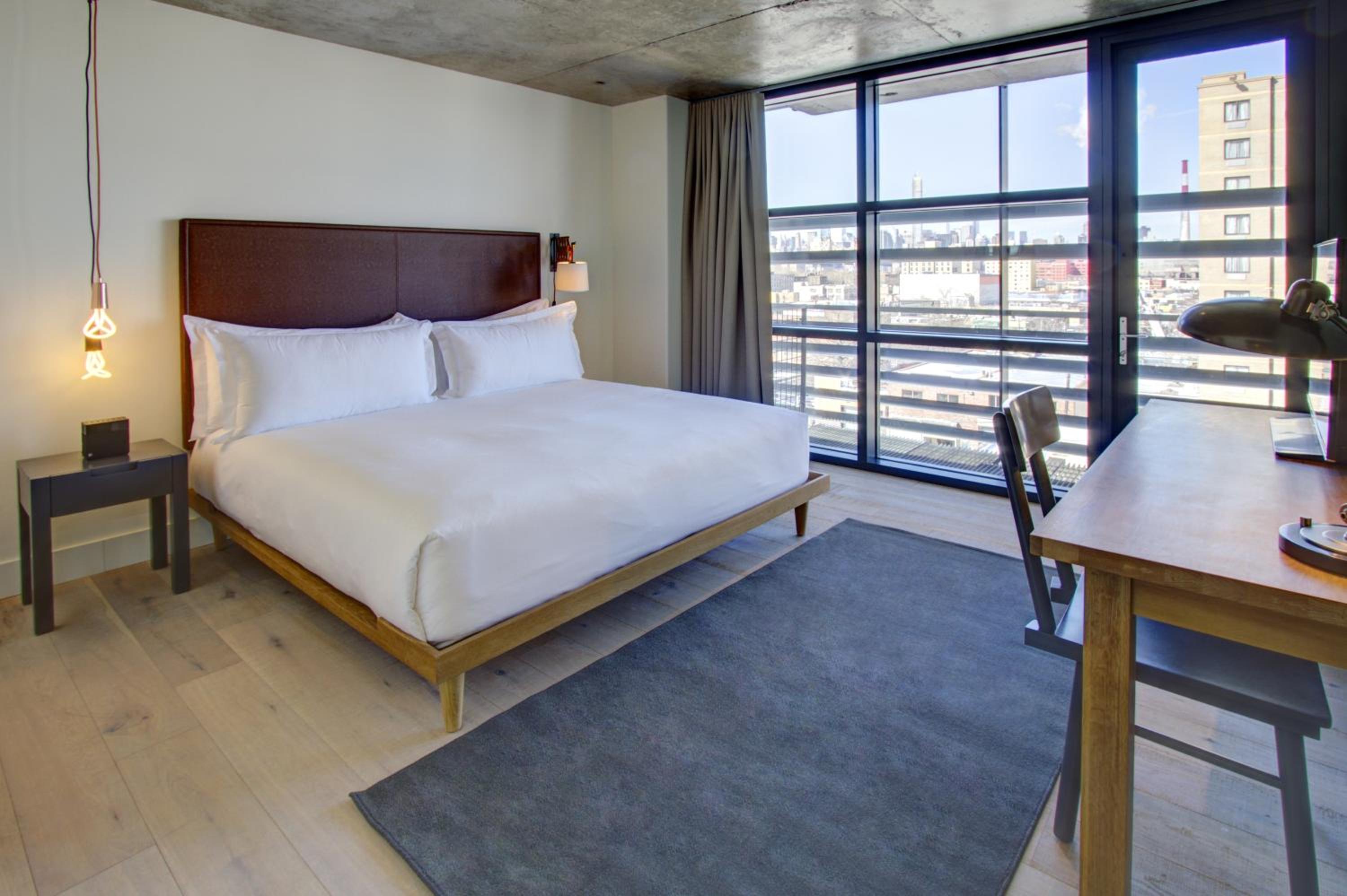 Studio King Room with Balcony photo 3