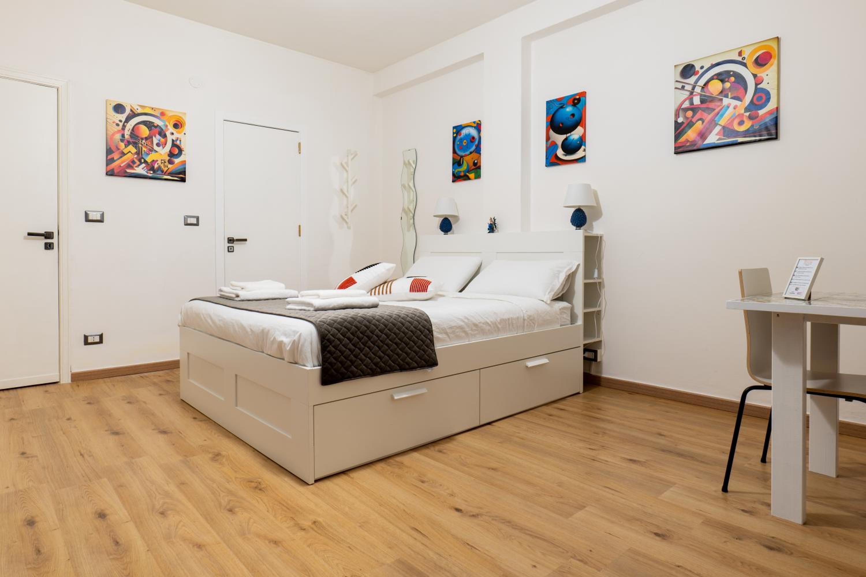 Deluxe King Studio