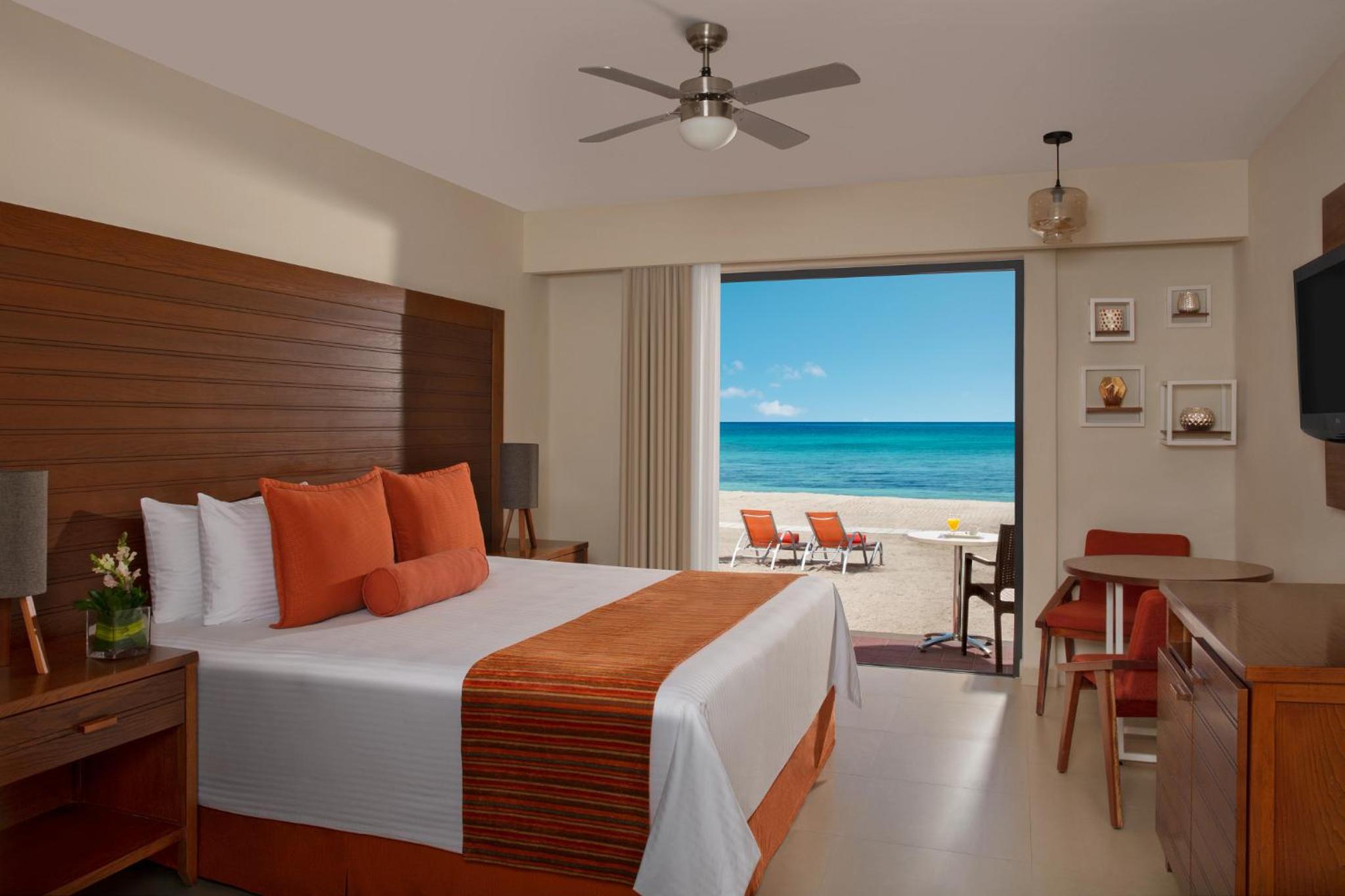 Deluxe Ocean Front King - Luxuriöses Zimmer mit Meerblick und Kingsize-Bett