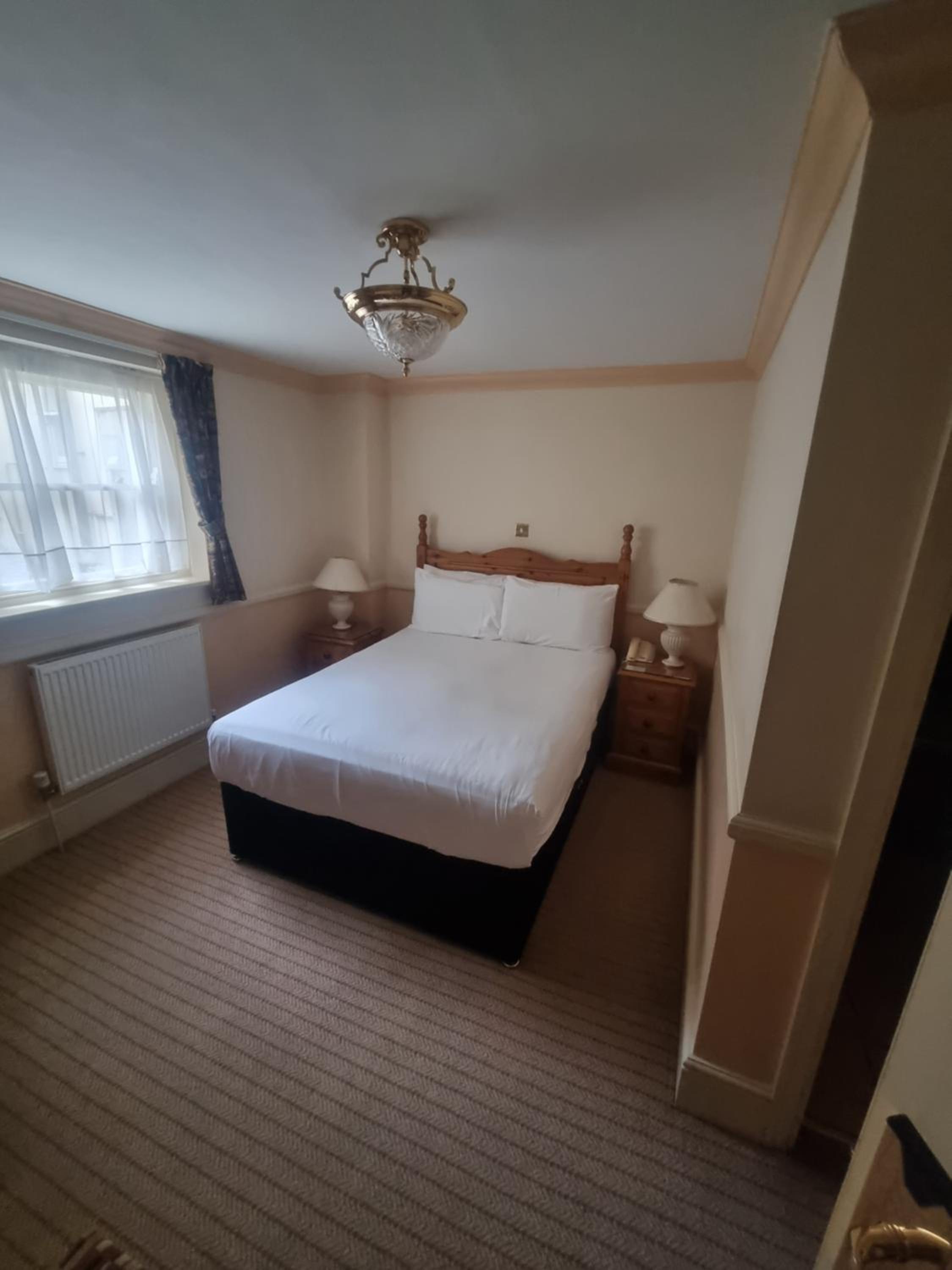 Double Room Ensuite - Photo 3