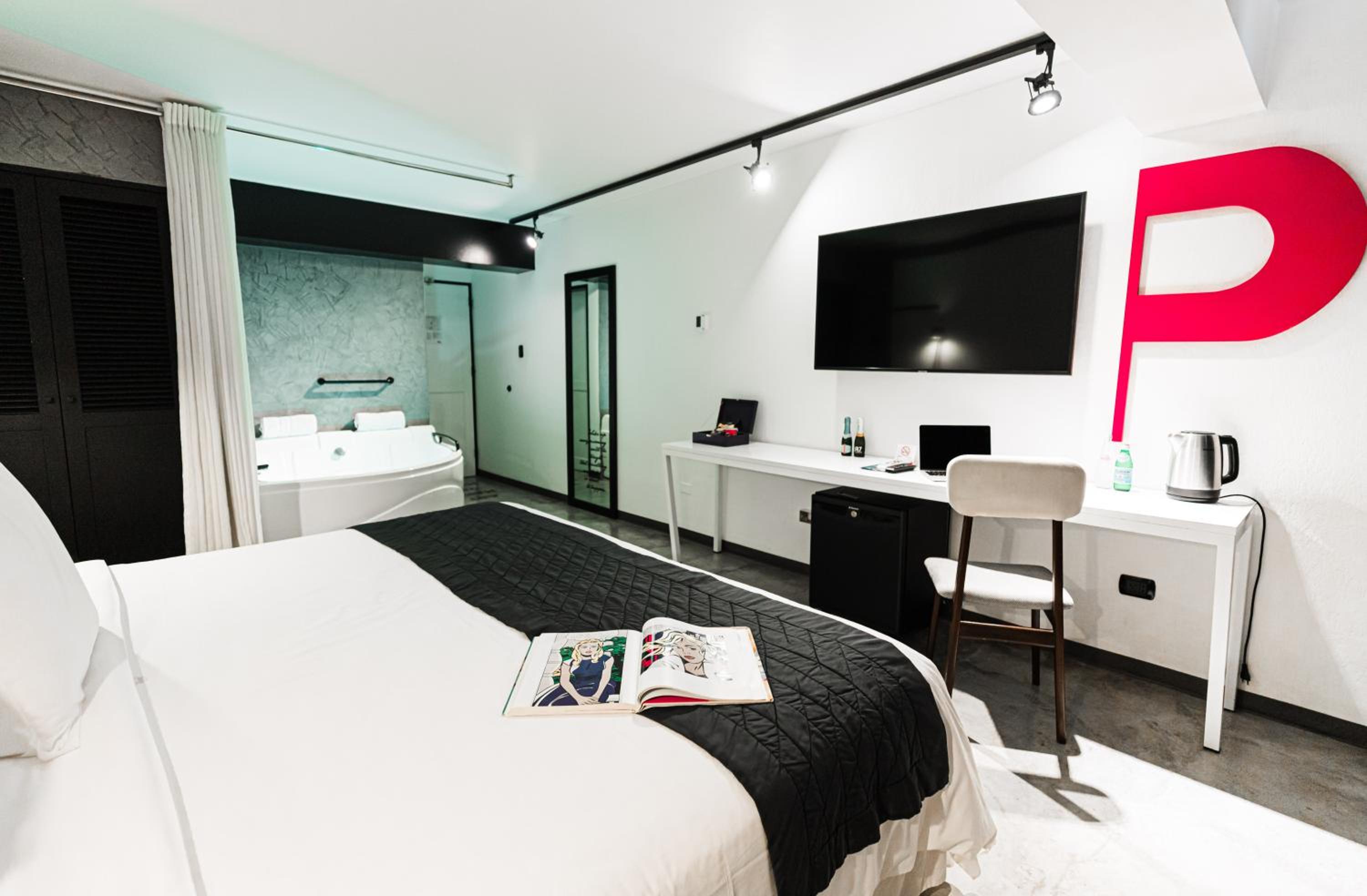 Executive Double Room - Photo 3