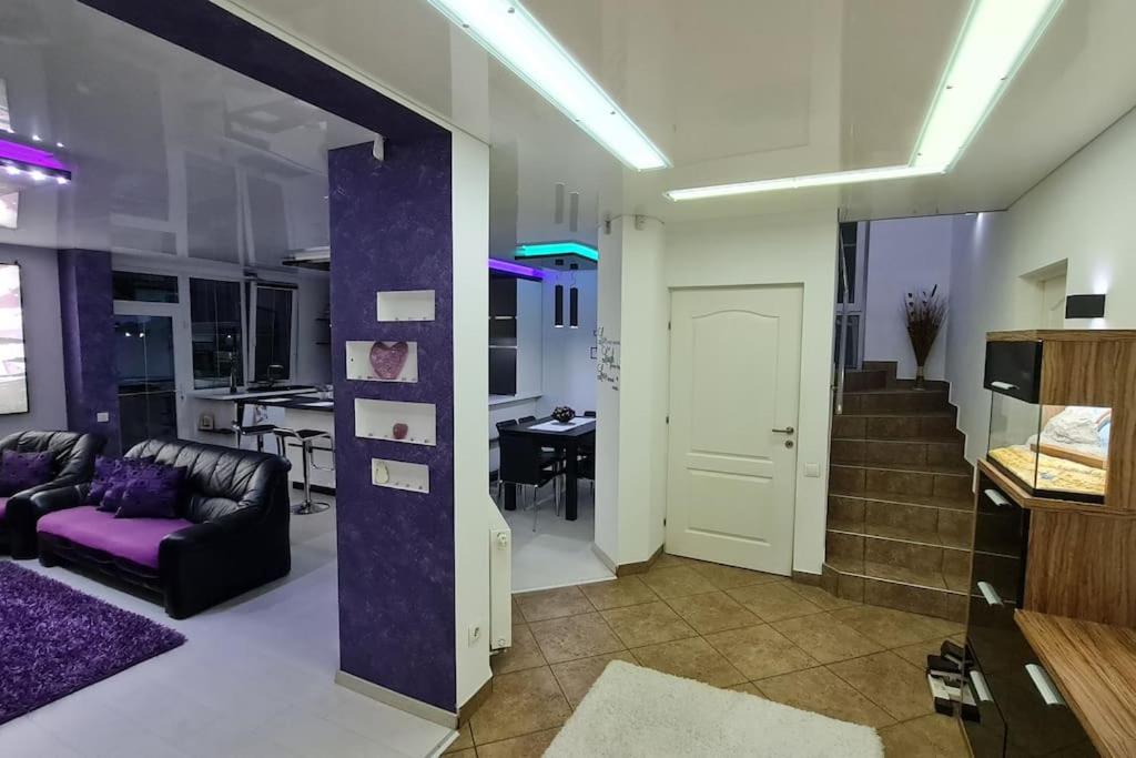 Three-Bedroom Apartment photo 1
