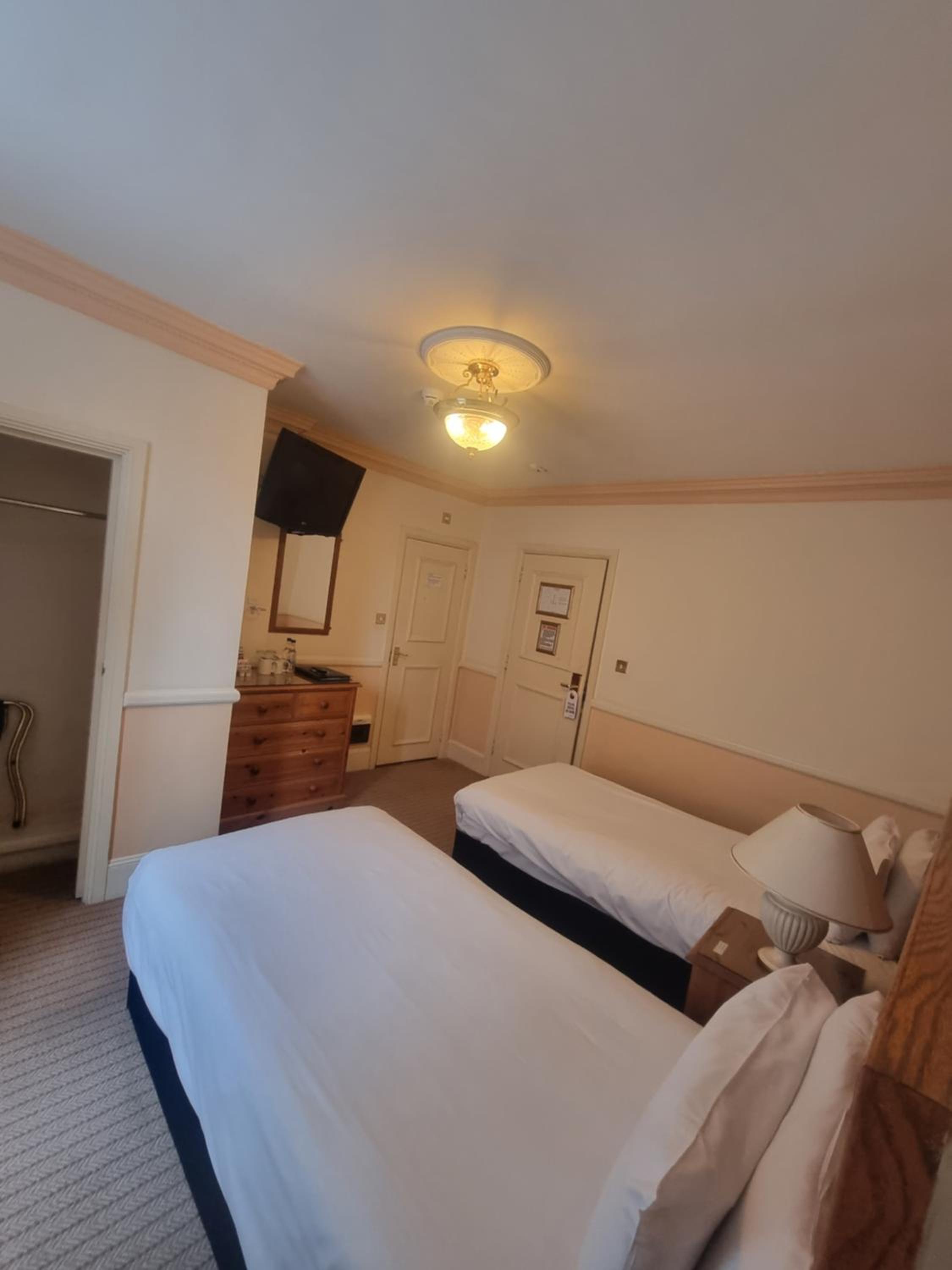 Twin Room en suite - Photo 4