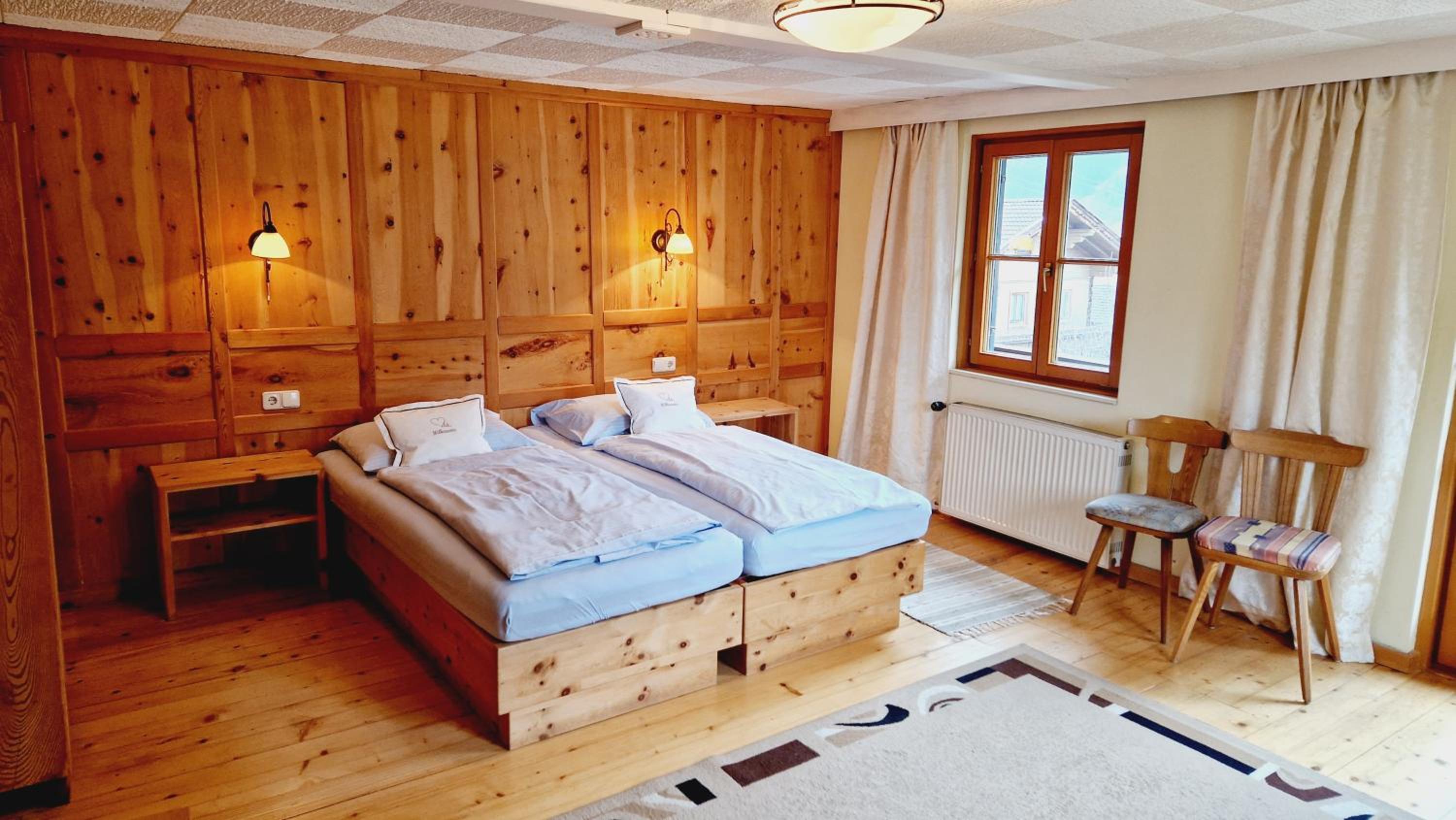 Deluxe Double Room with Shower - Photo 3
