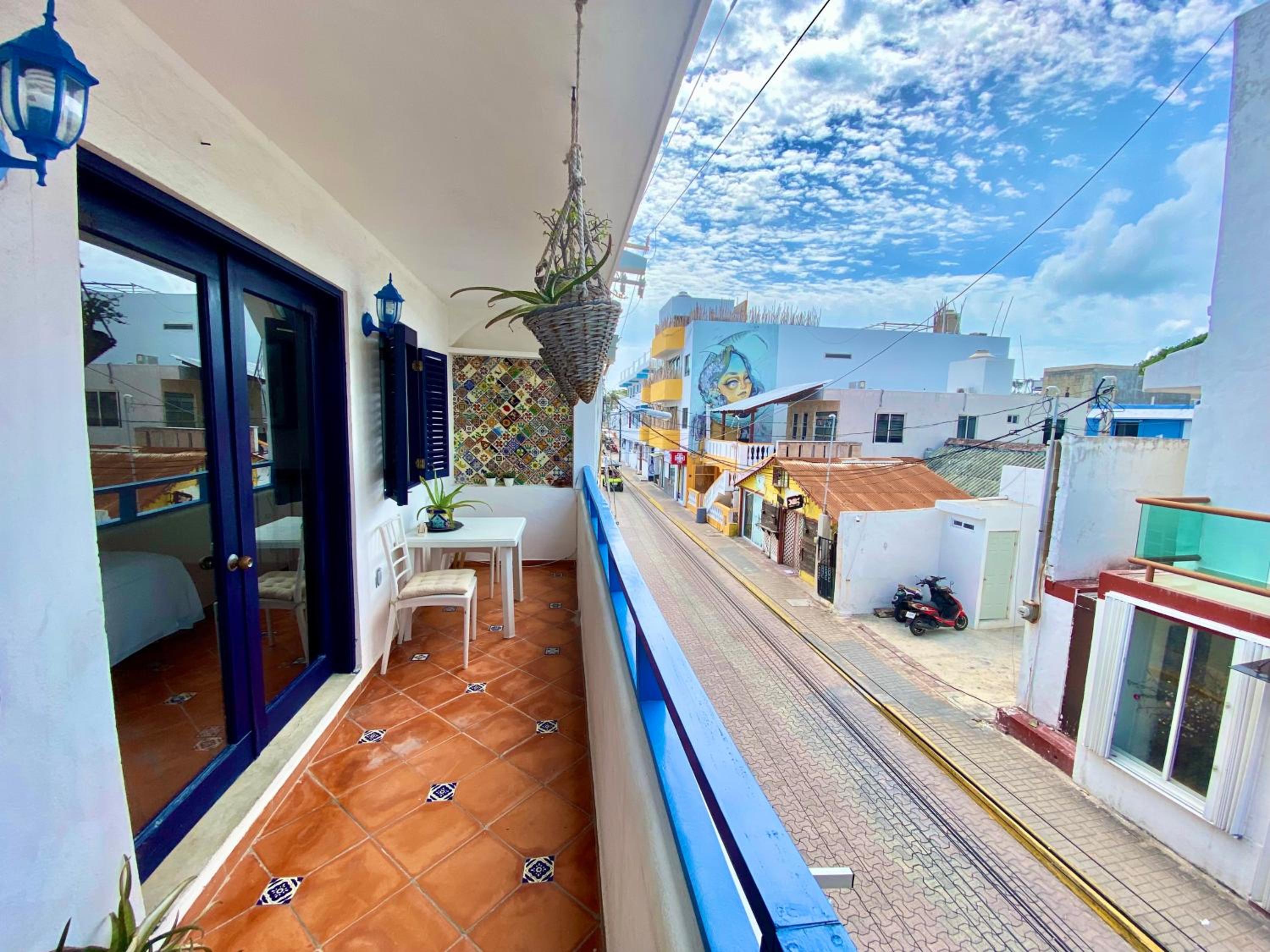 Suite with Balcony - Photo 19