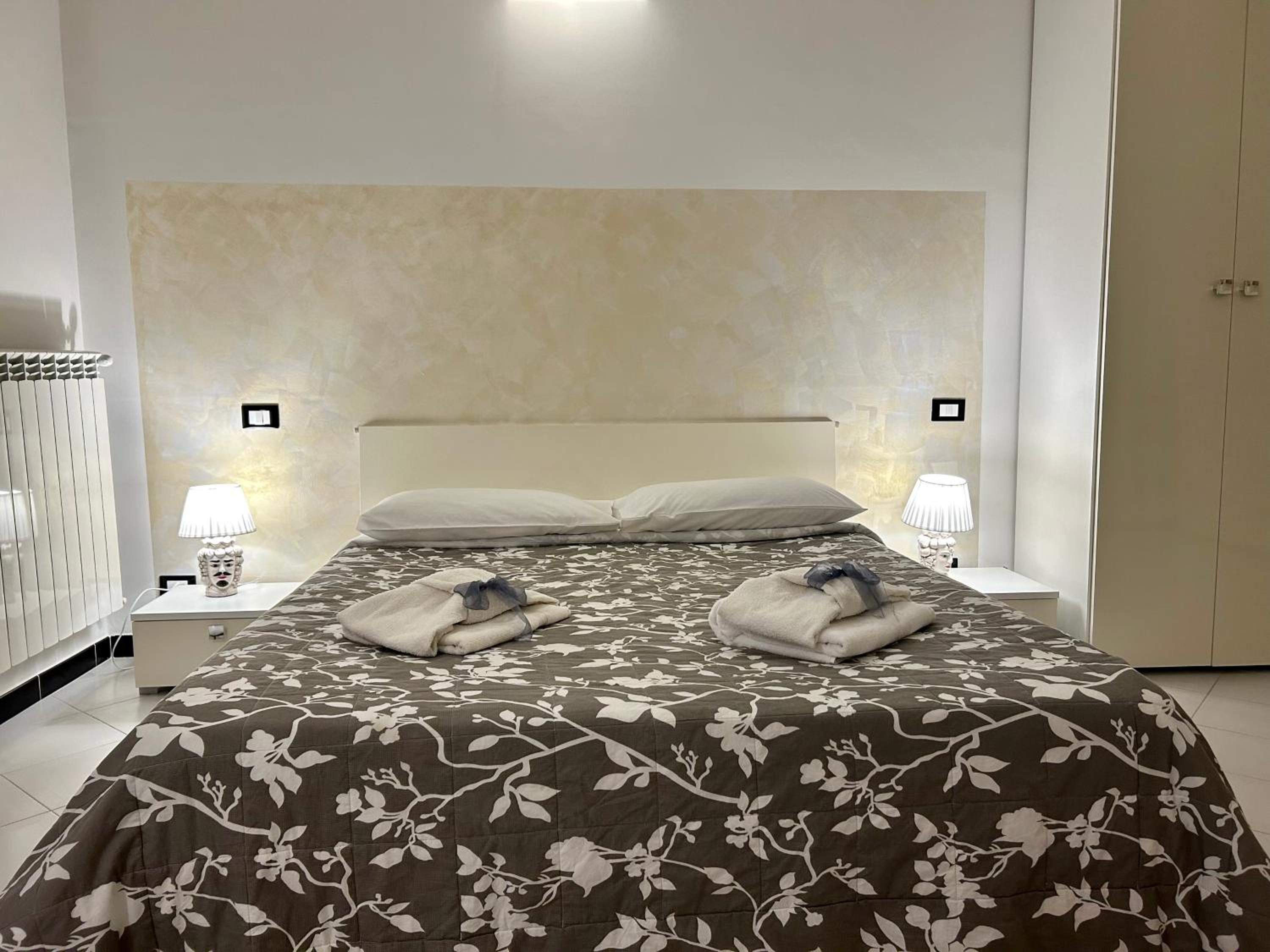 One-Bedroom Apartment with Balcony