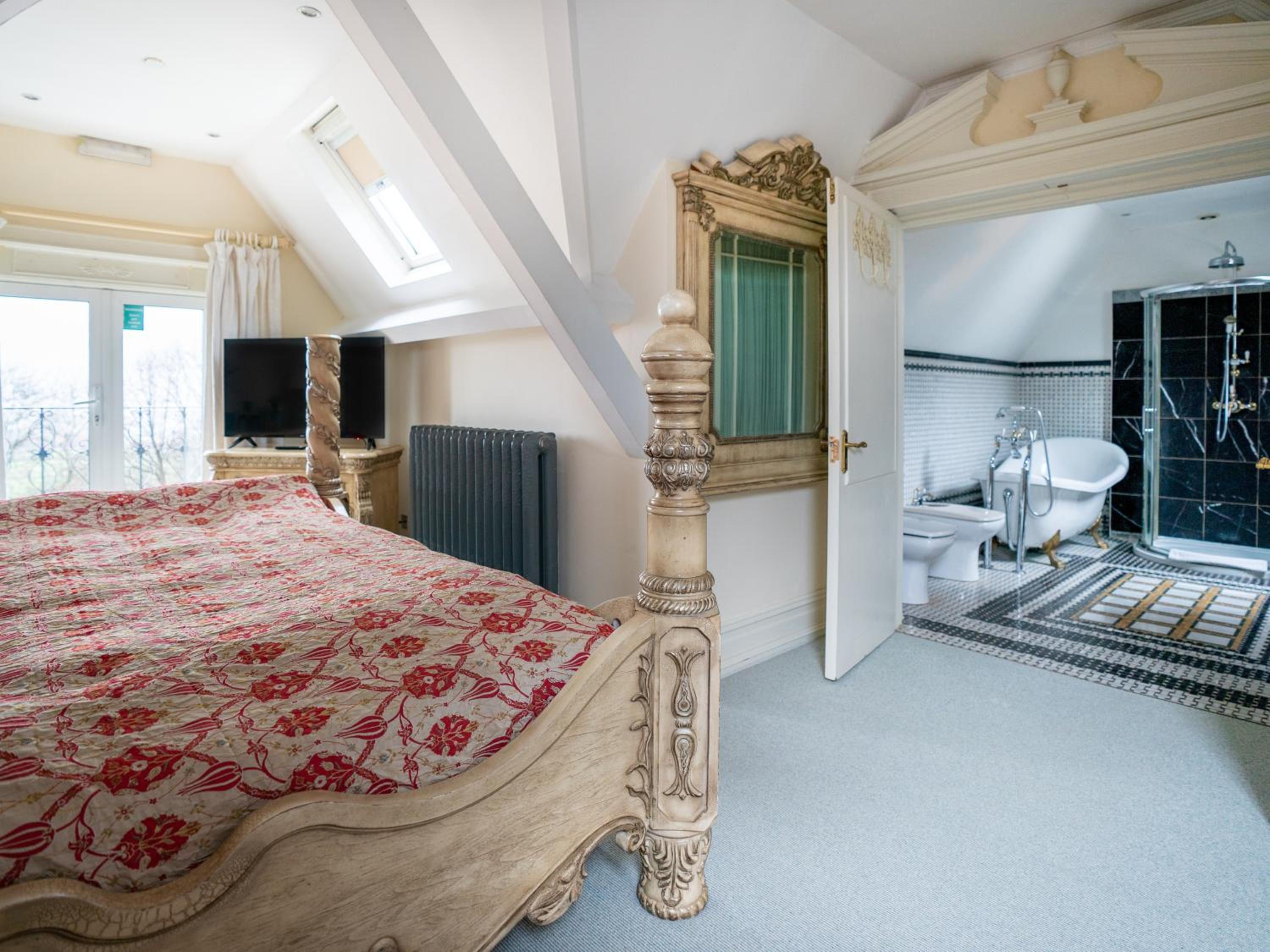Superior Suite with Garden View photo 3