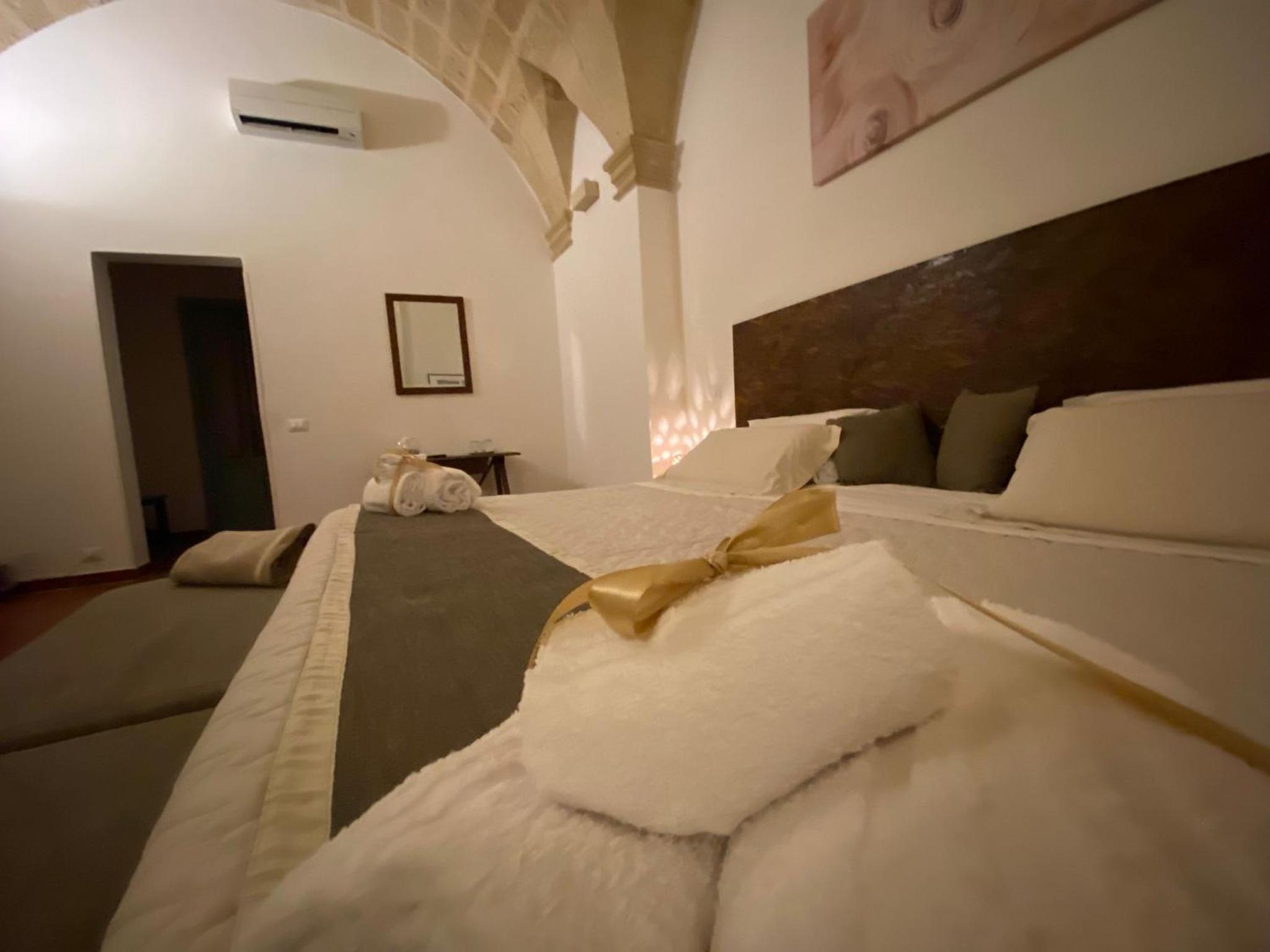 Superior Suite - Photo 12