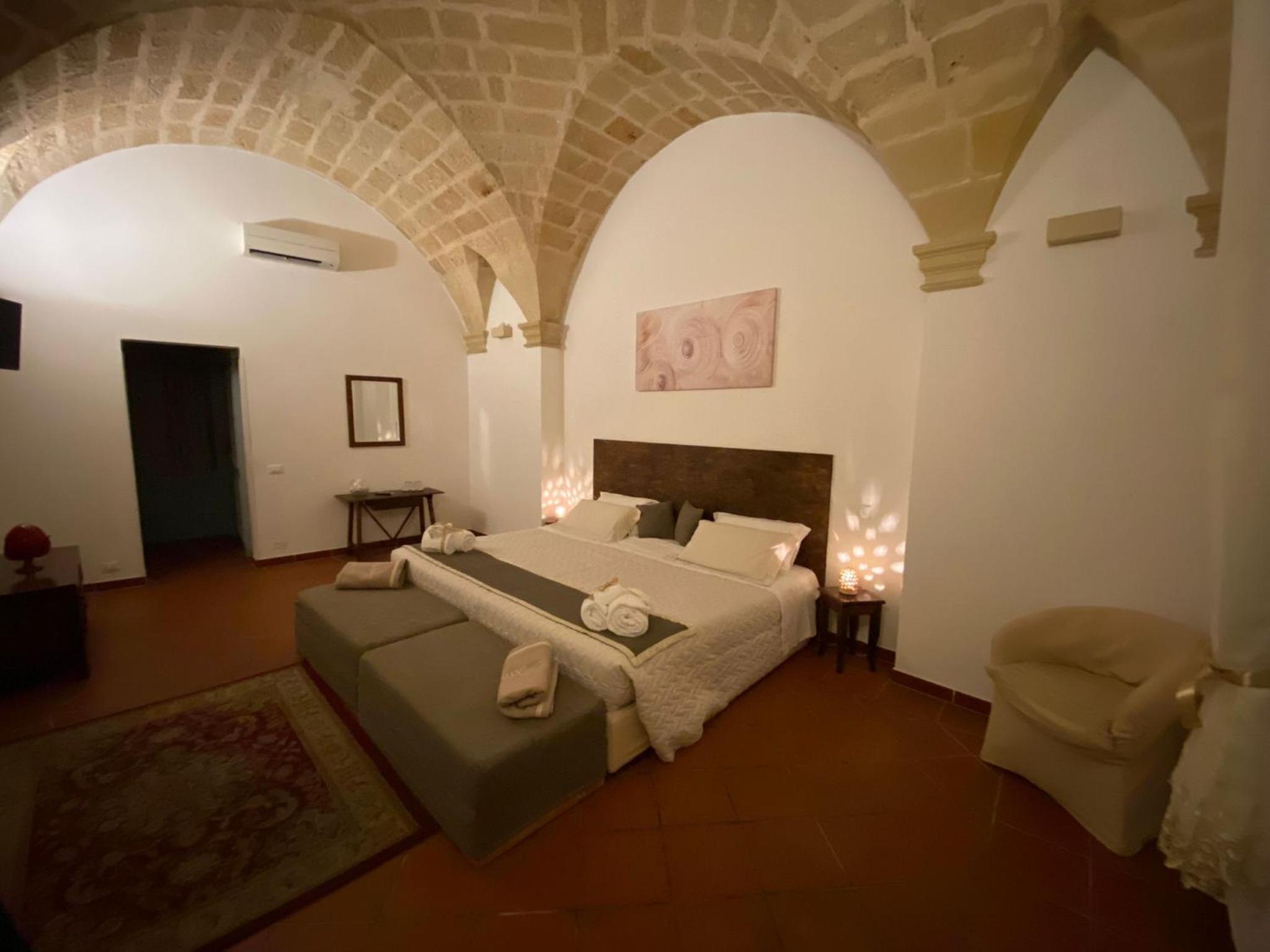 Superior Suite - Photo 6