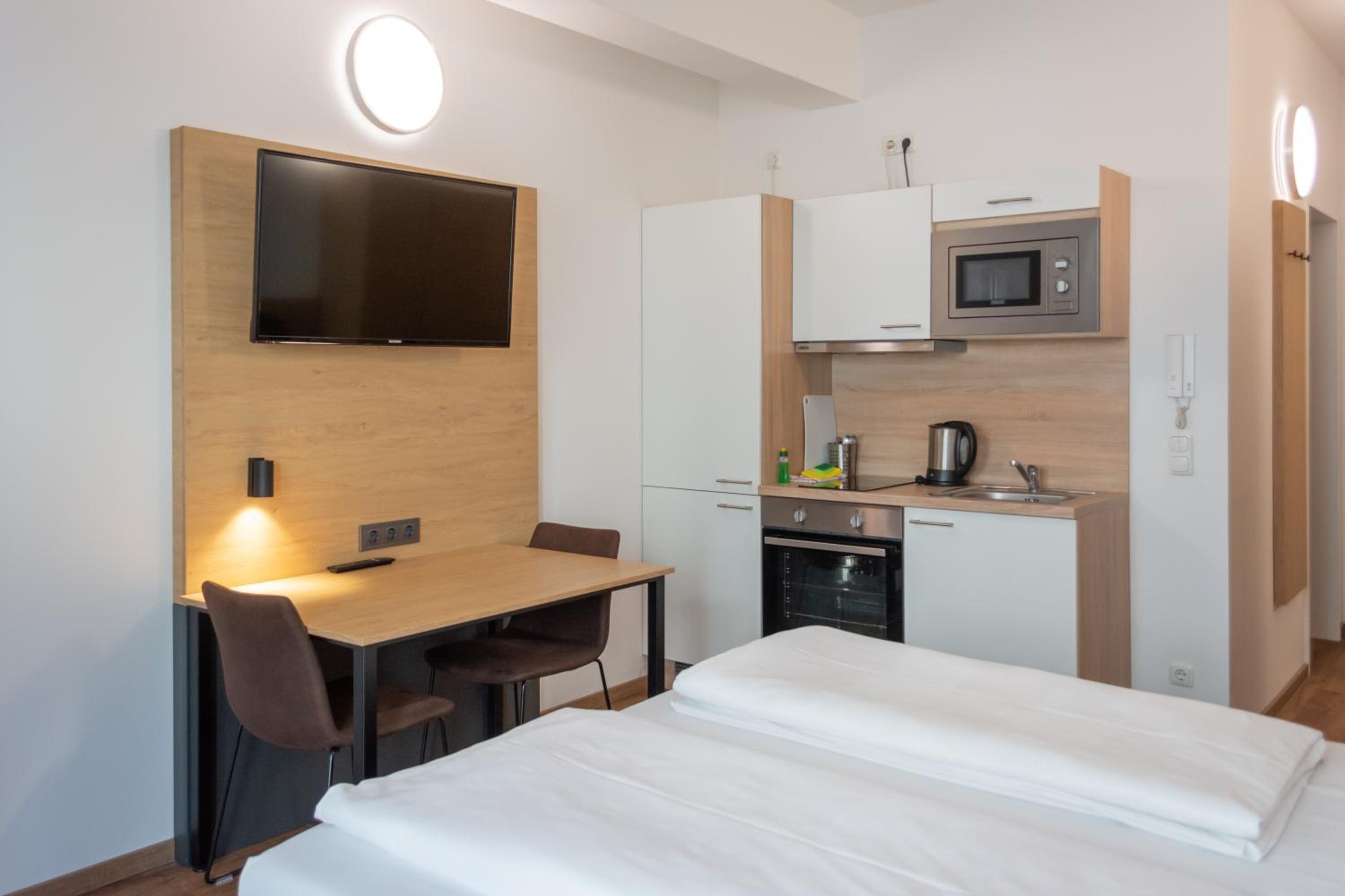 Studio Apartment L with Kitchen - Photo 2