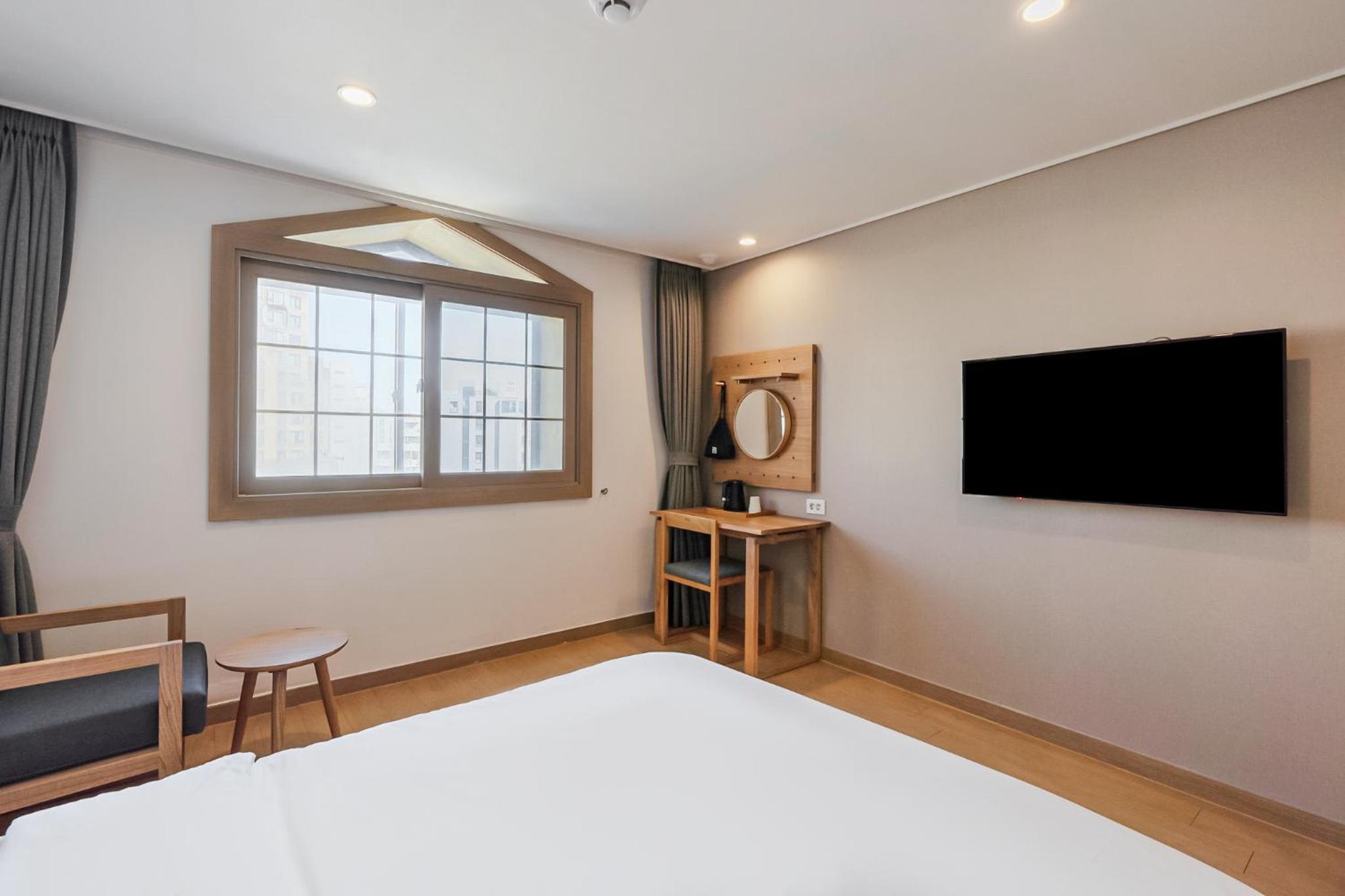 Standard Double Room - Photo 7