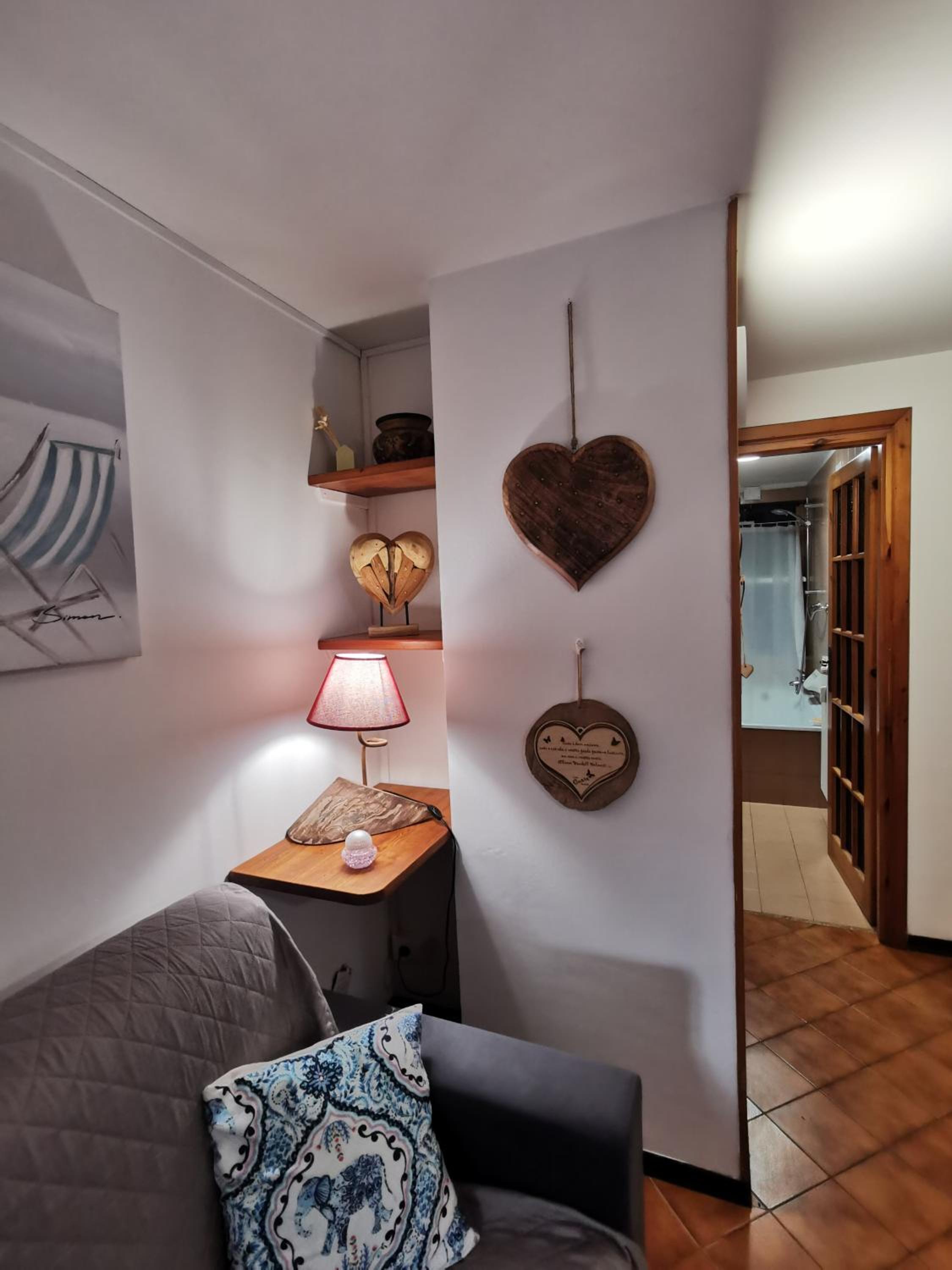 One-Bedroom Apartment photo 1