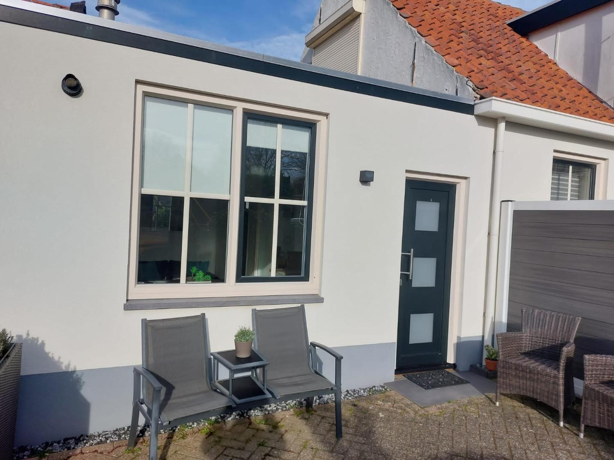 One-Bedroom House photo 2