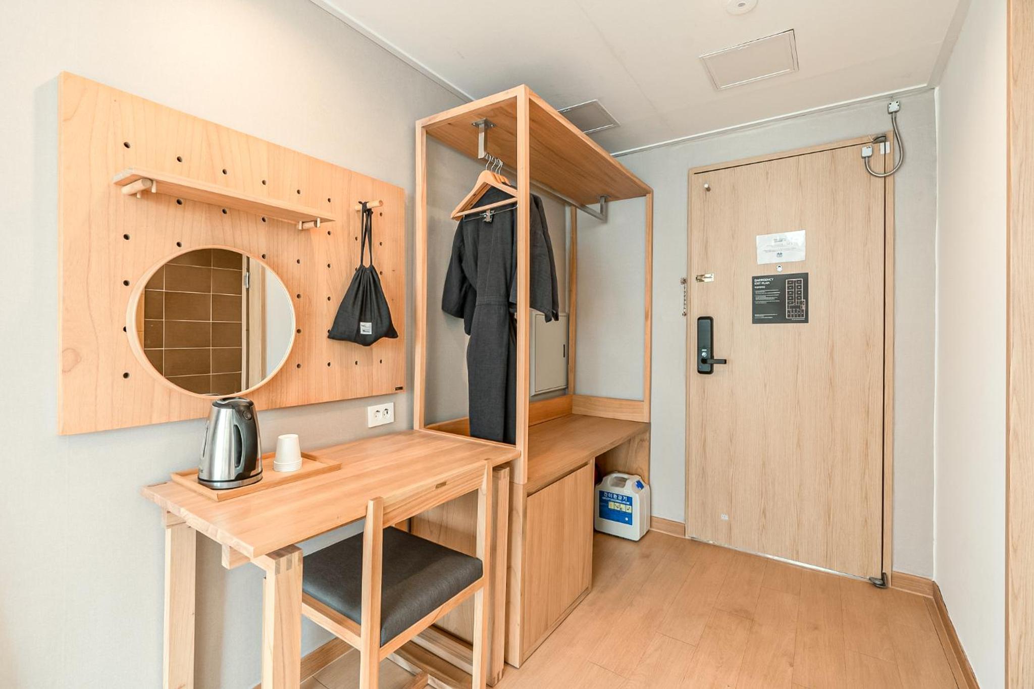Family Twin Room - Photo 8