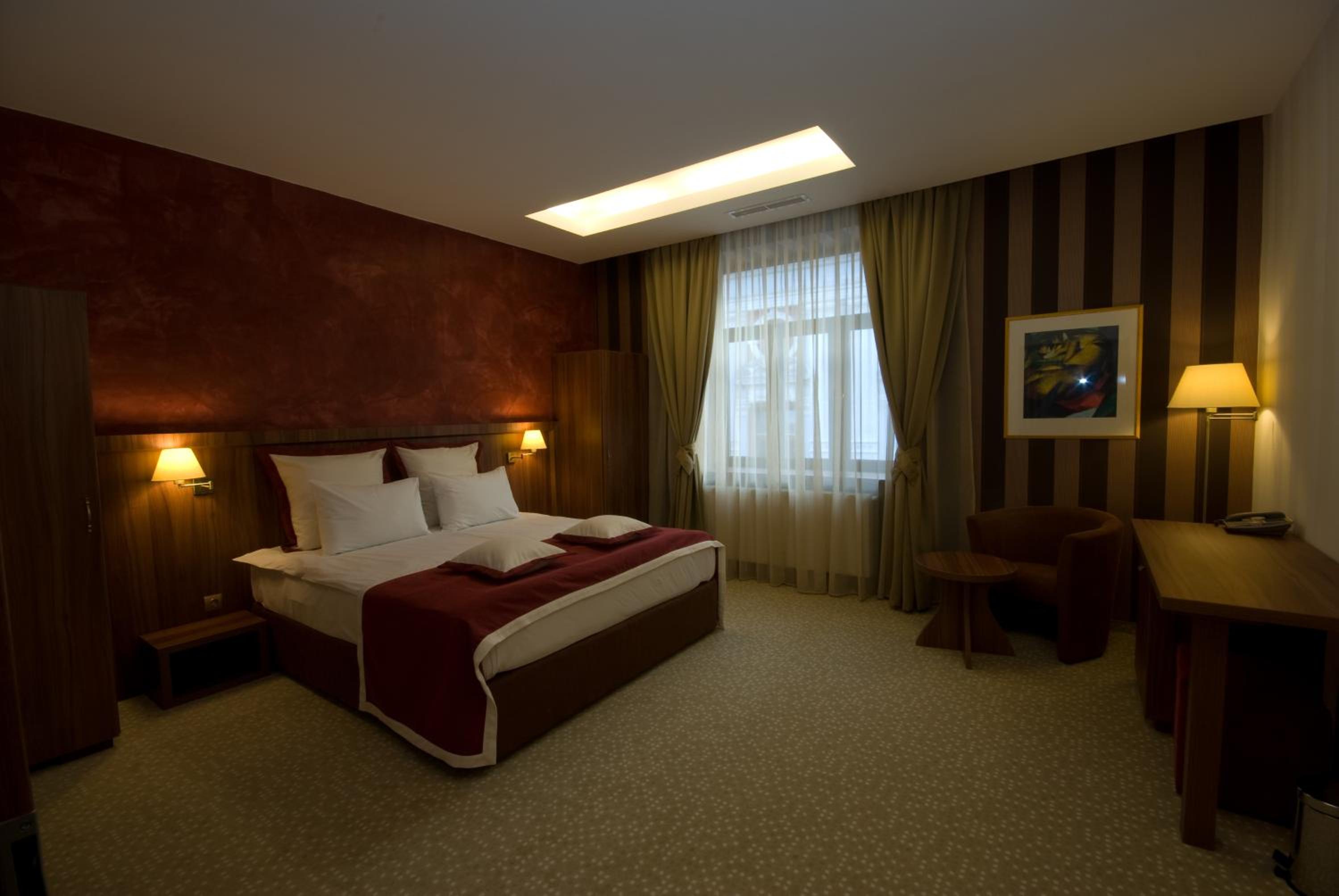 Standard Double Room - Photo 3