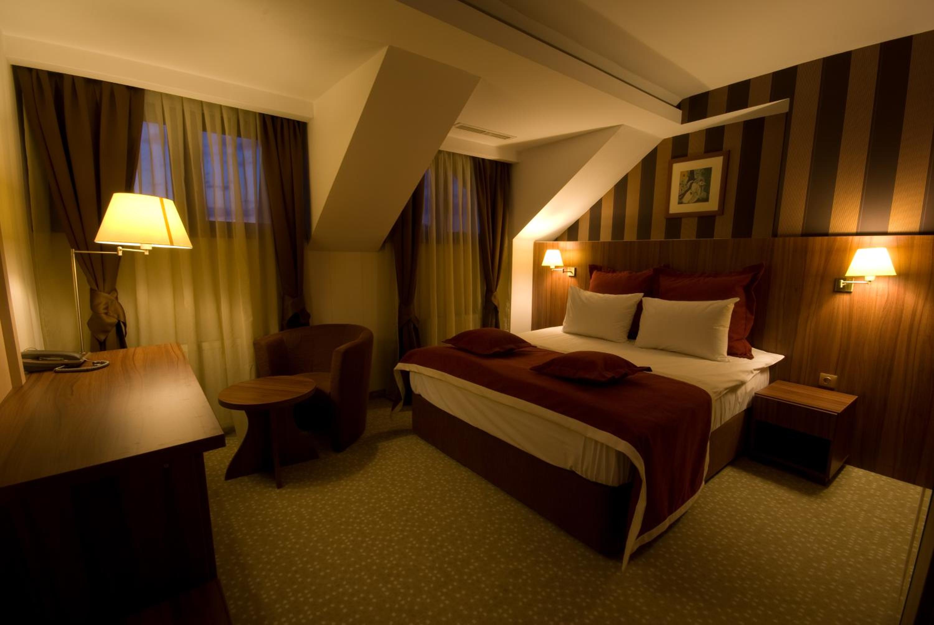 Standard Double Room - Photo 4