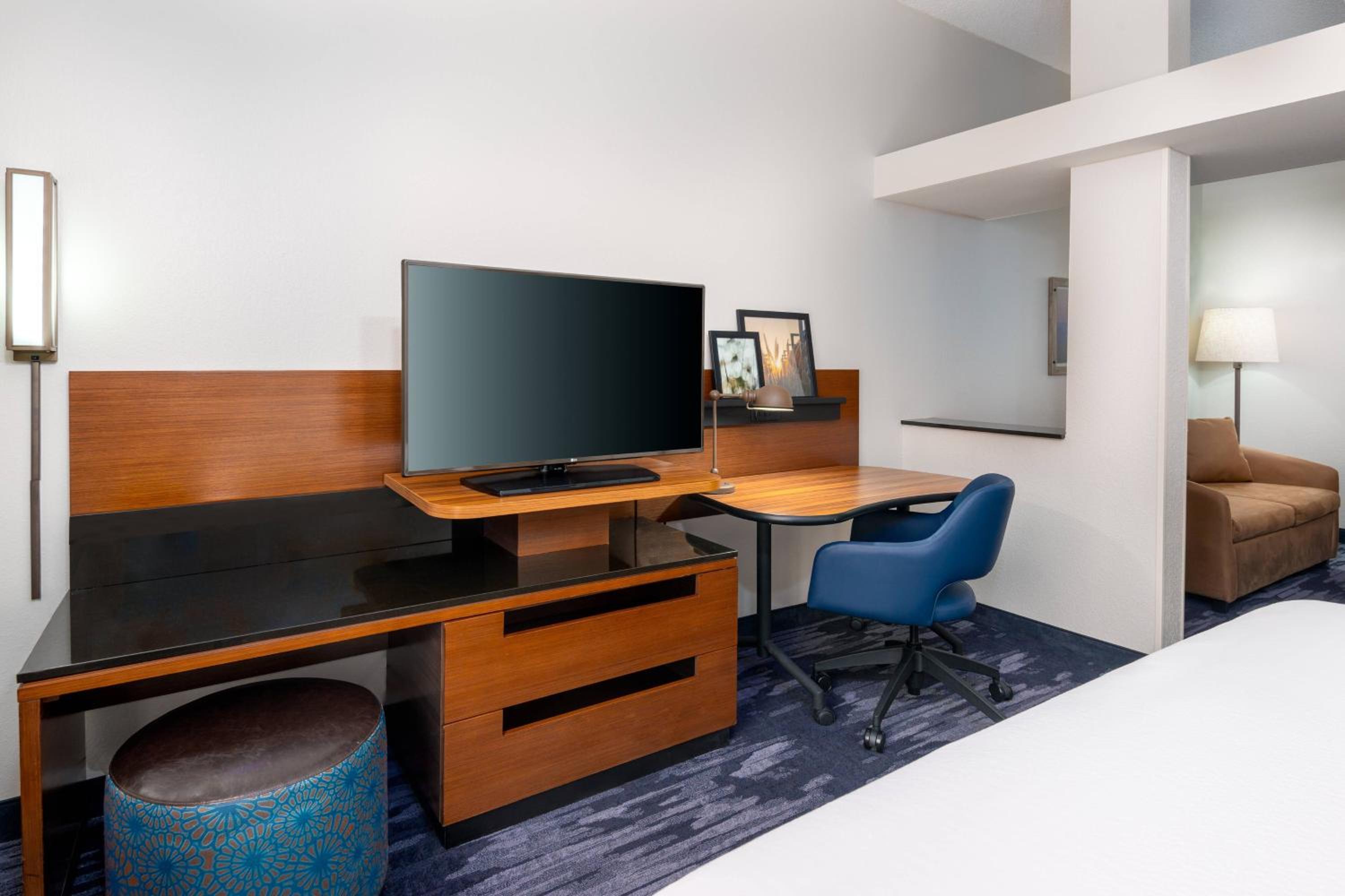 King Suite with Sofa Bed - Photo 3