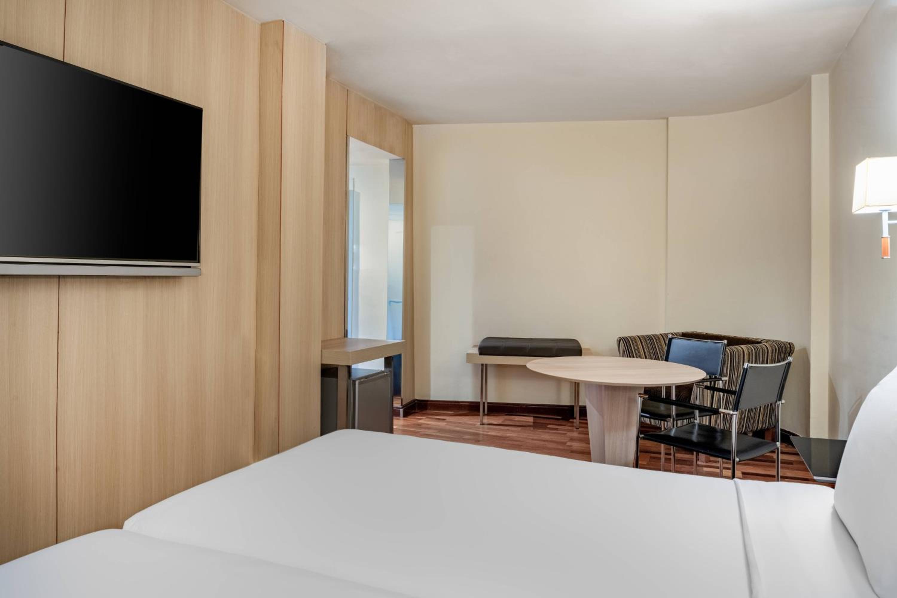 Twin Room with City View