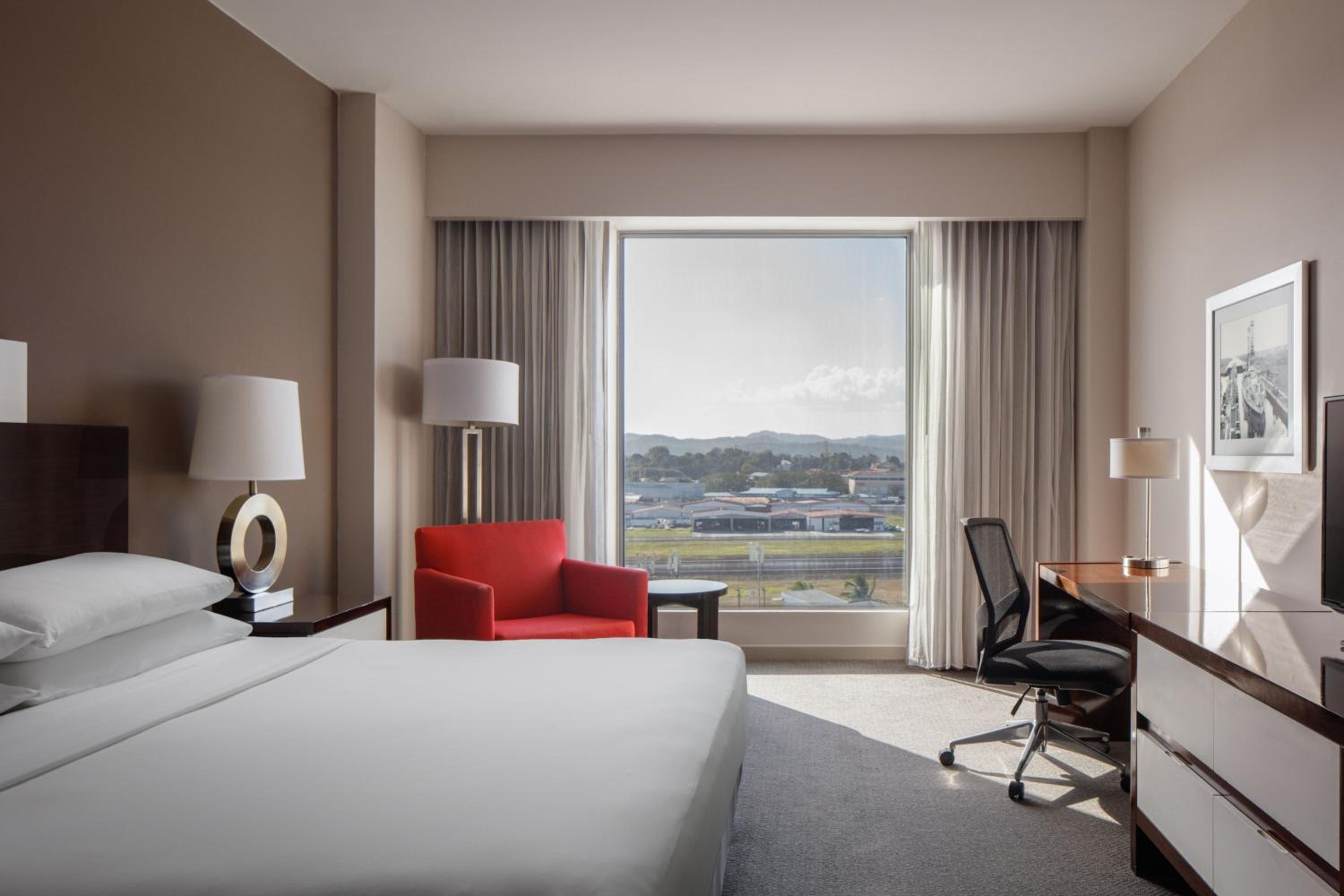 Standard King Room - Photo 2