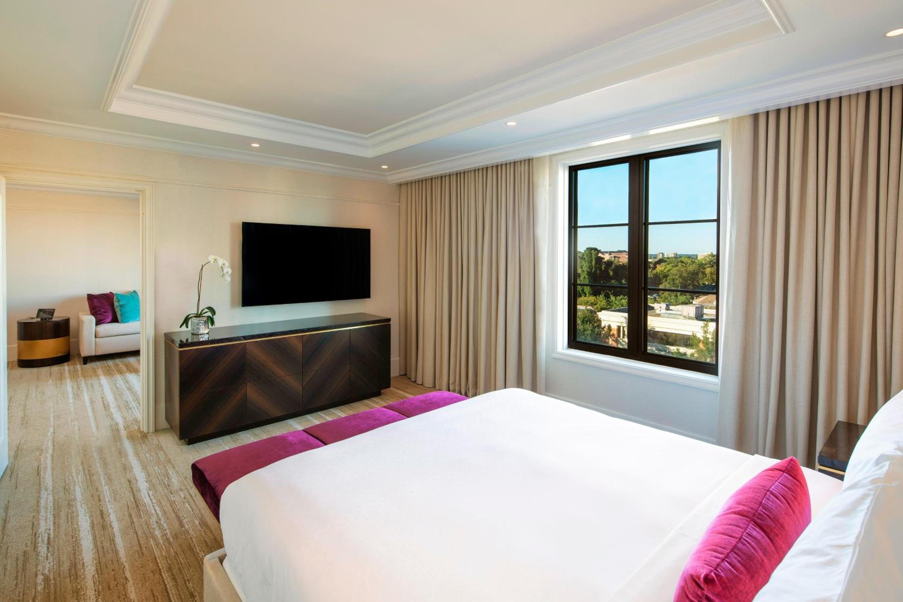 St. Regis Suite, Suite, 1 King, Alternate bed: sofa bed