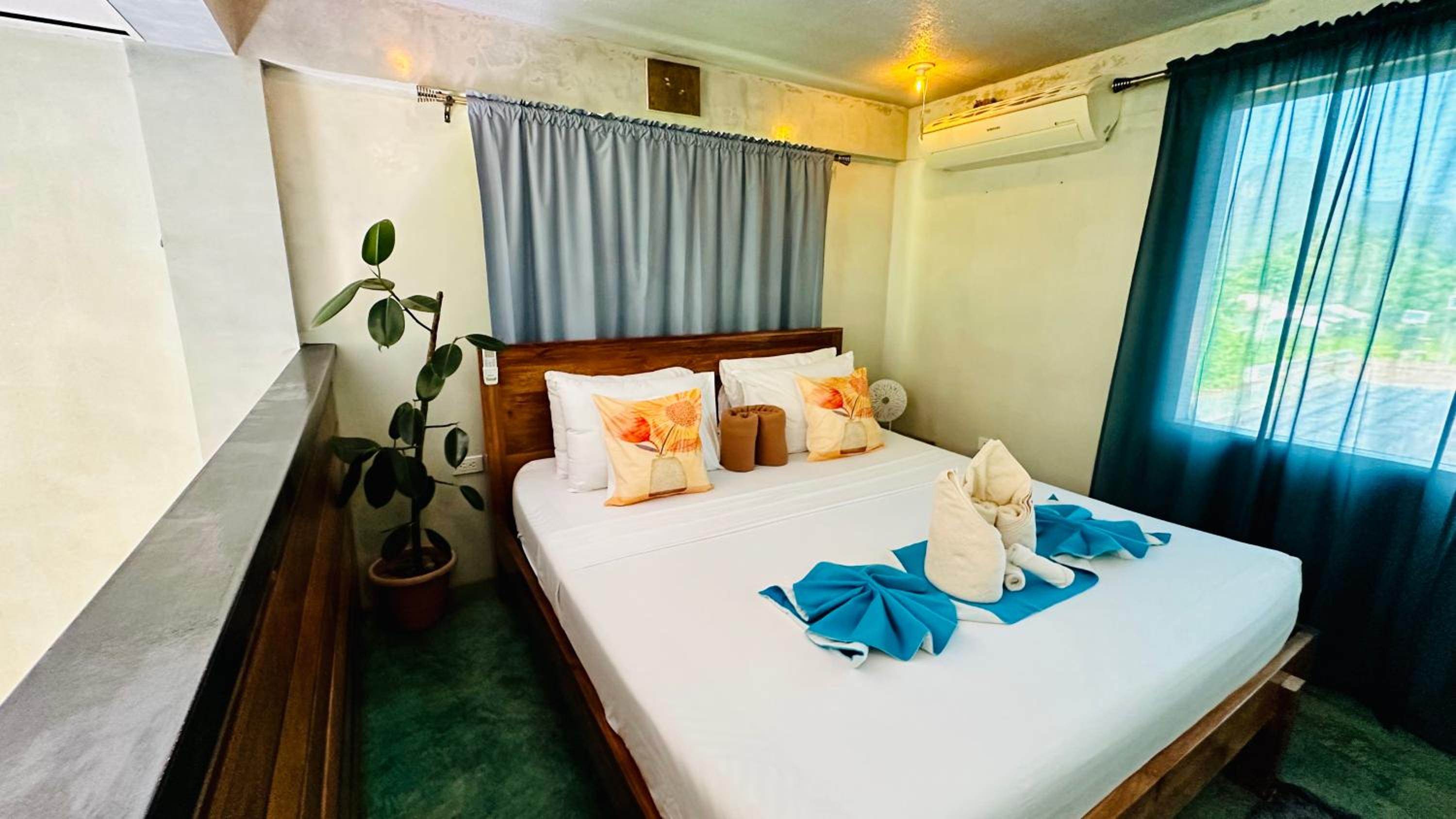 Suite with Mountain View - Photo 1
