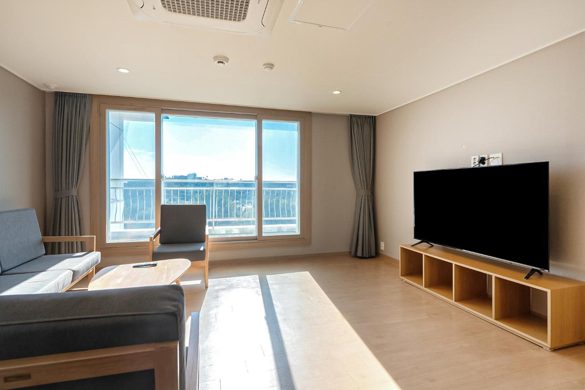 Suite with Sea View - Photo 2