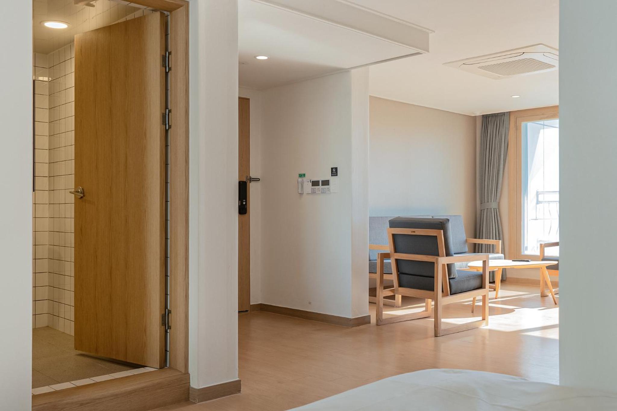 Suite with Sea View - Photo 10