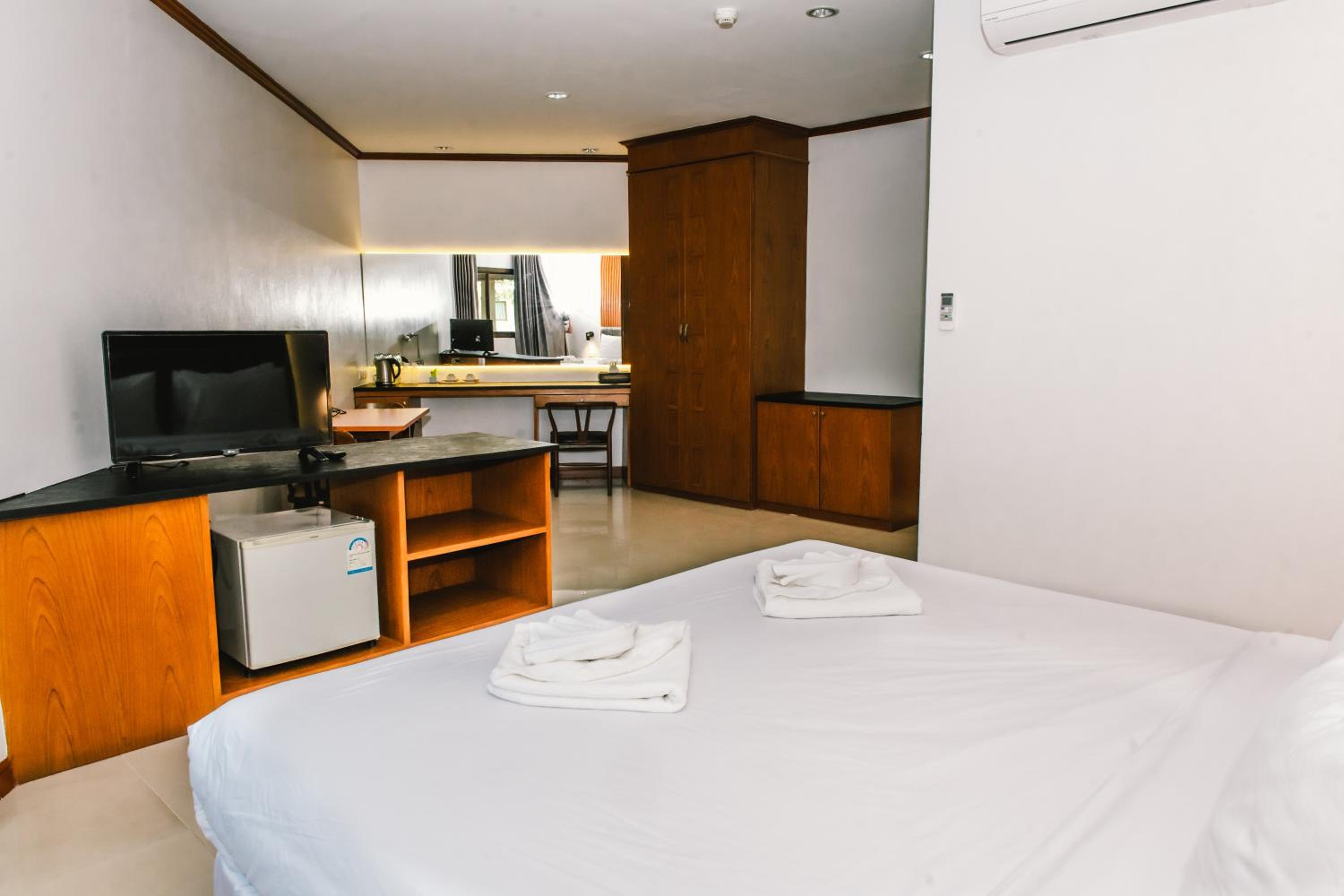 Large Single Room - Photo 1