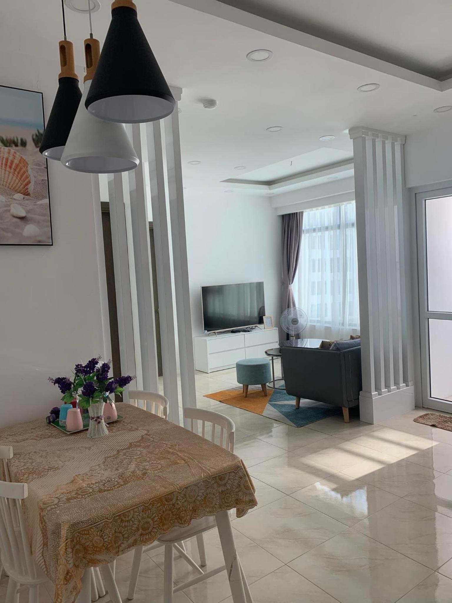 Family Room with Side Sea View