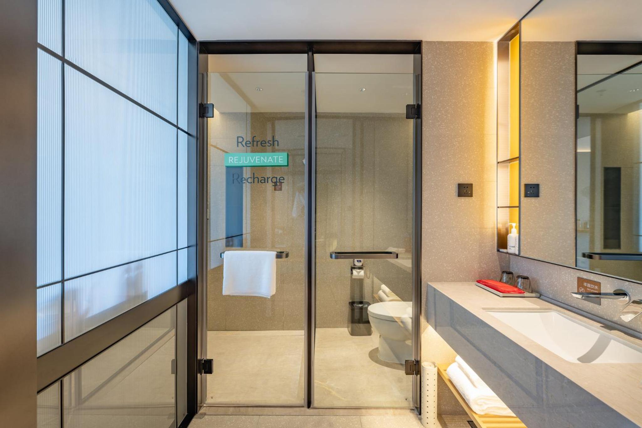 Standard King Room - Photo 2