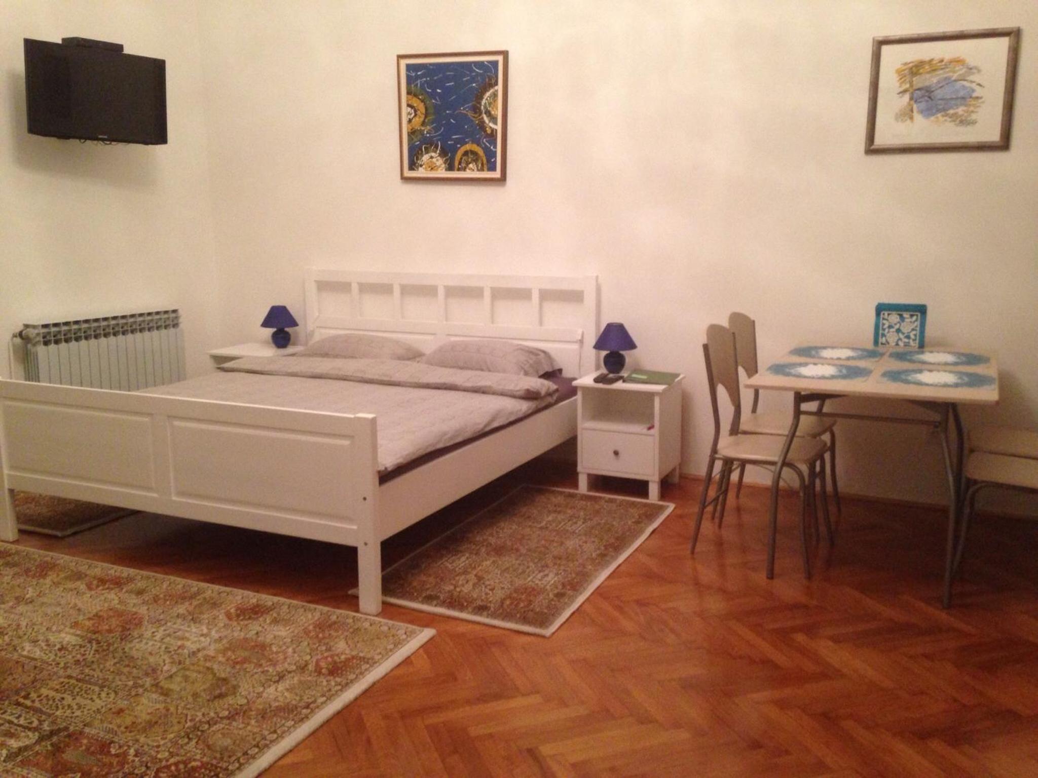 Studio with Sofa Bed