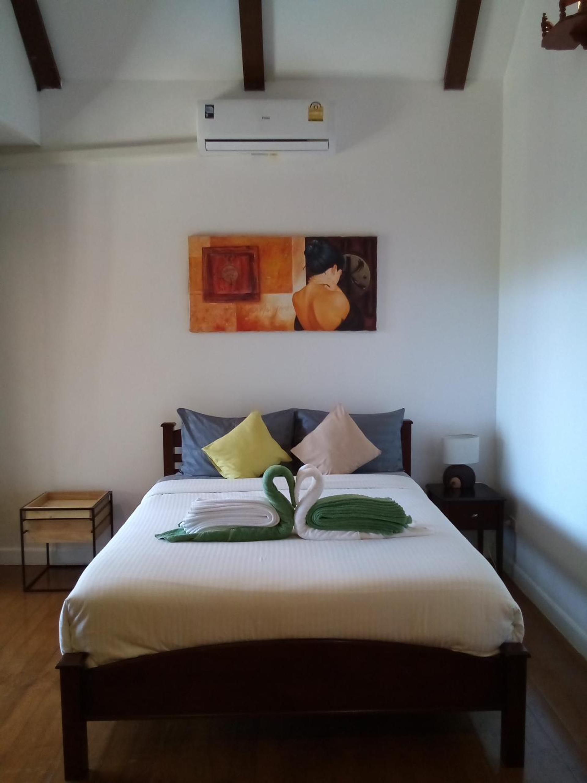 Habitación Doble Familiar con Vista a la Piscina