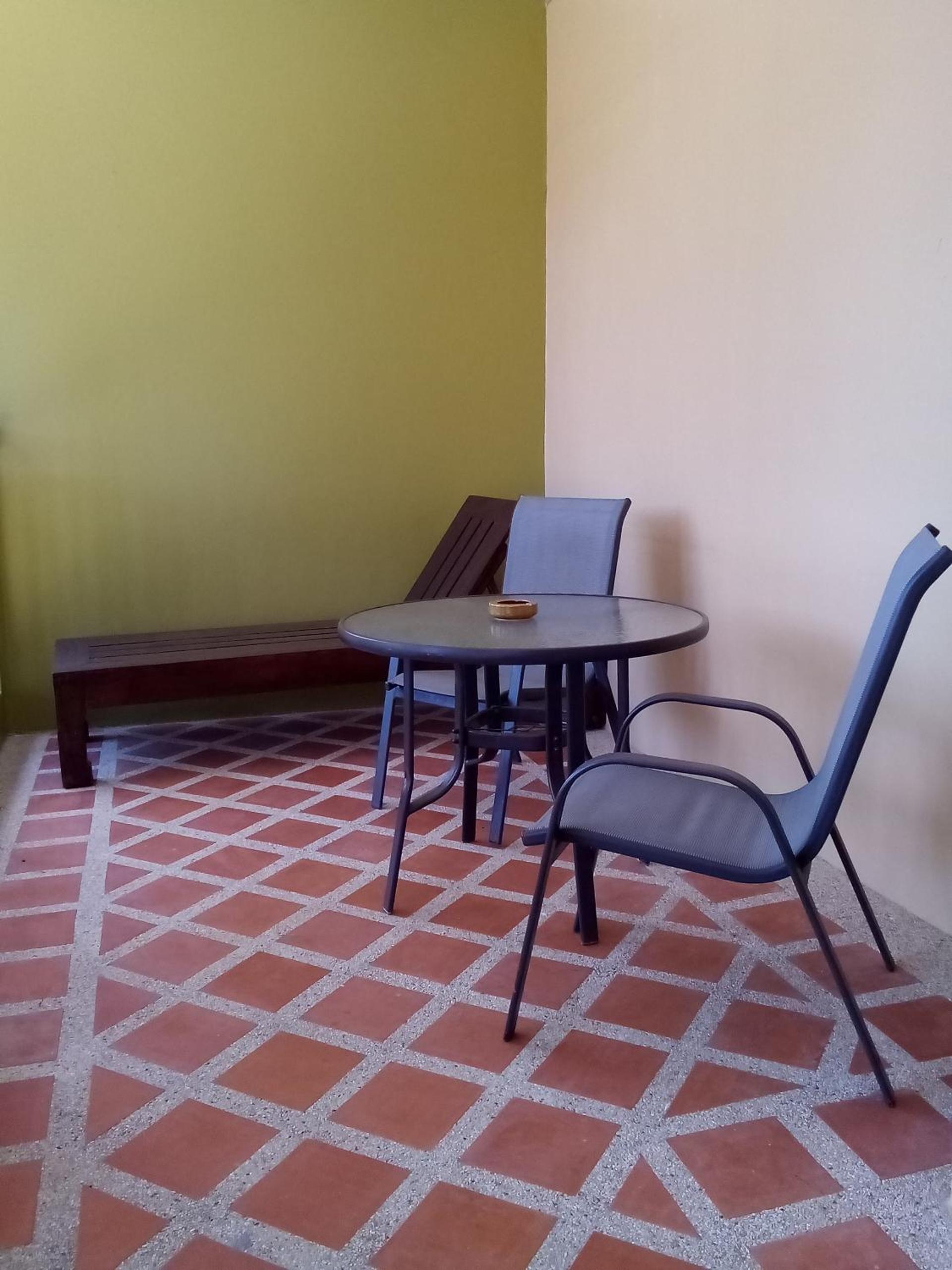 Deluxe Family Suite with Pool View photo 3