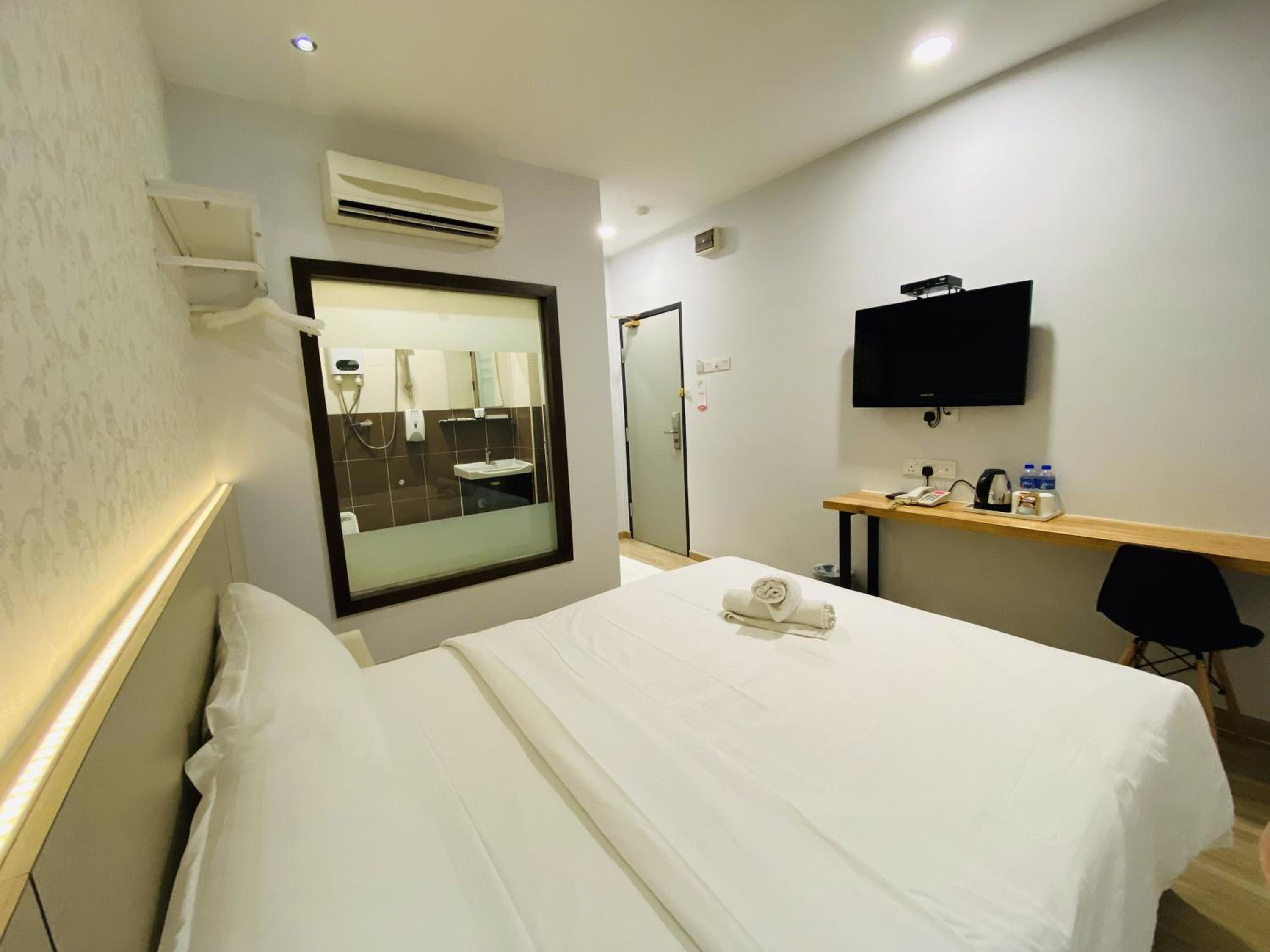 Deluxe Double Room - Photo 7