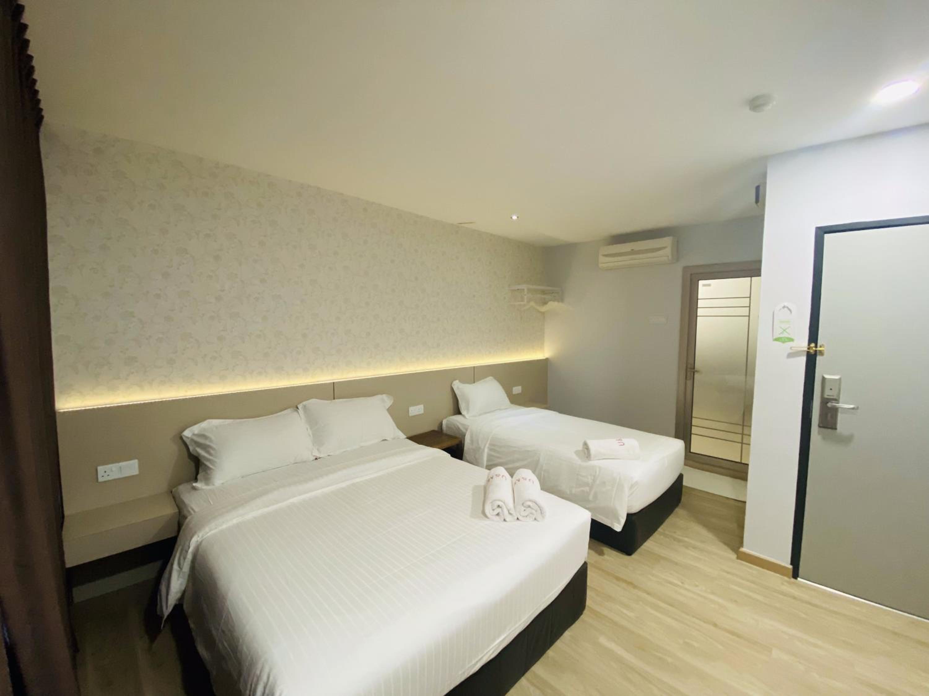 Suite - Photo 7