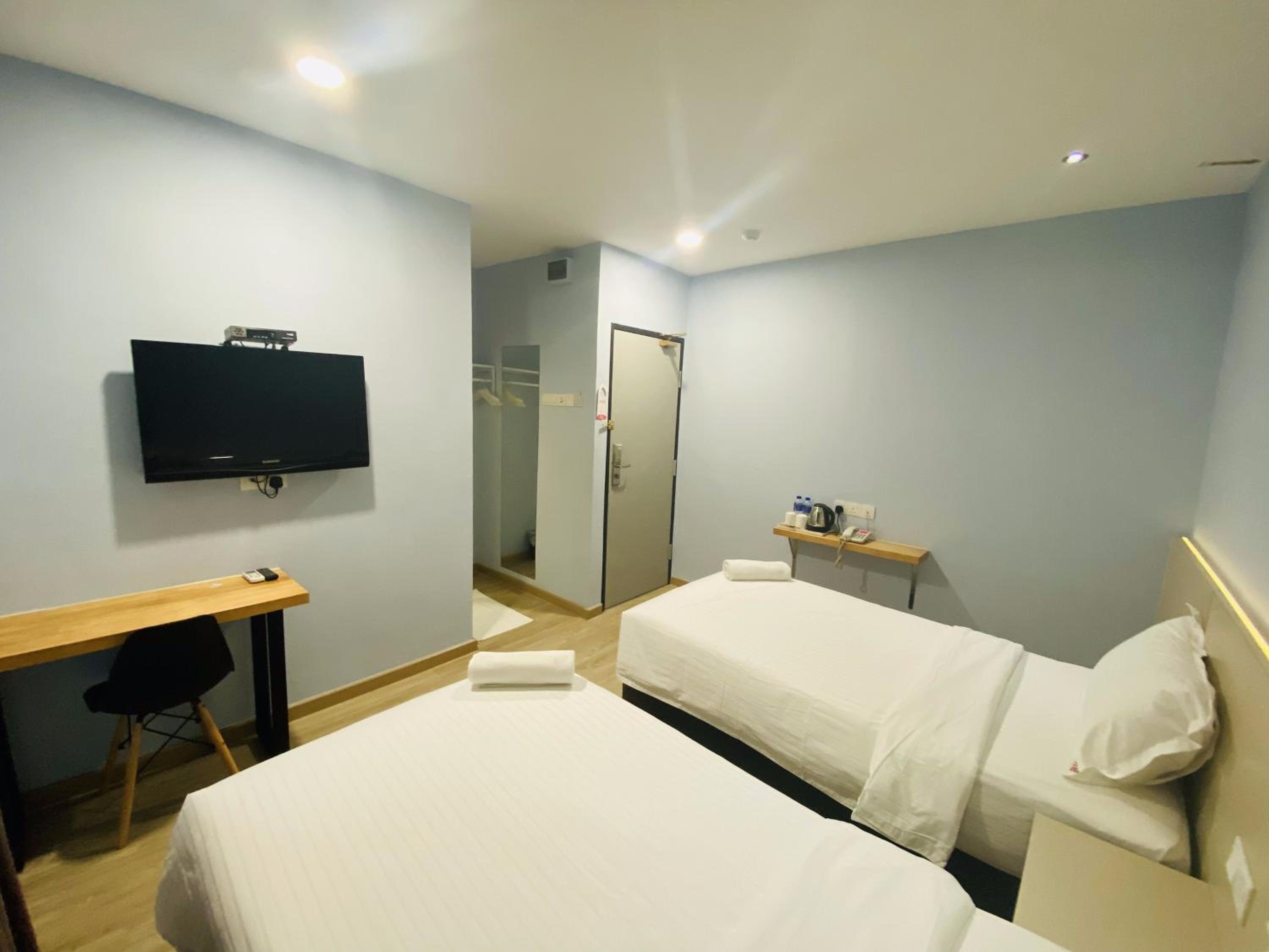 Superior Twin Room - Photo 6