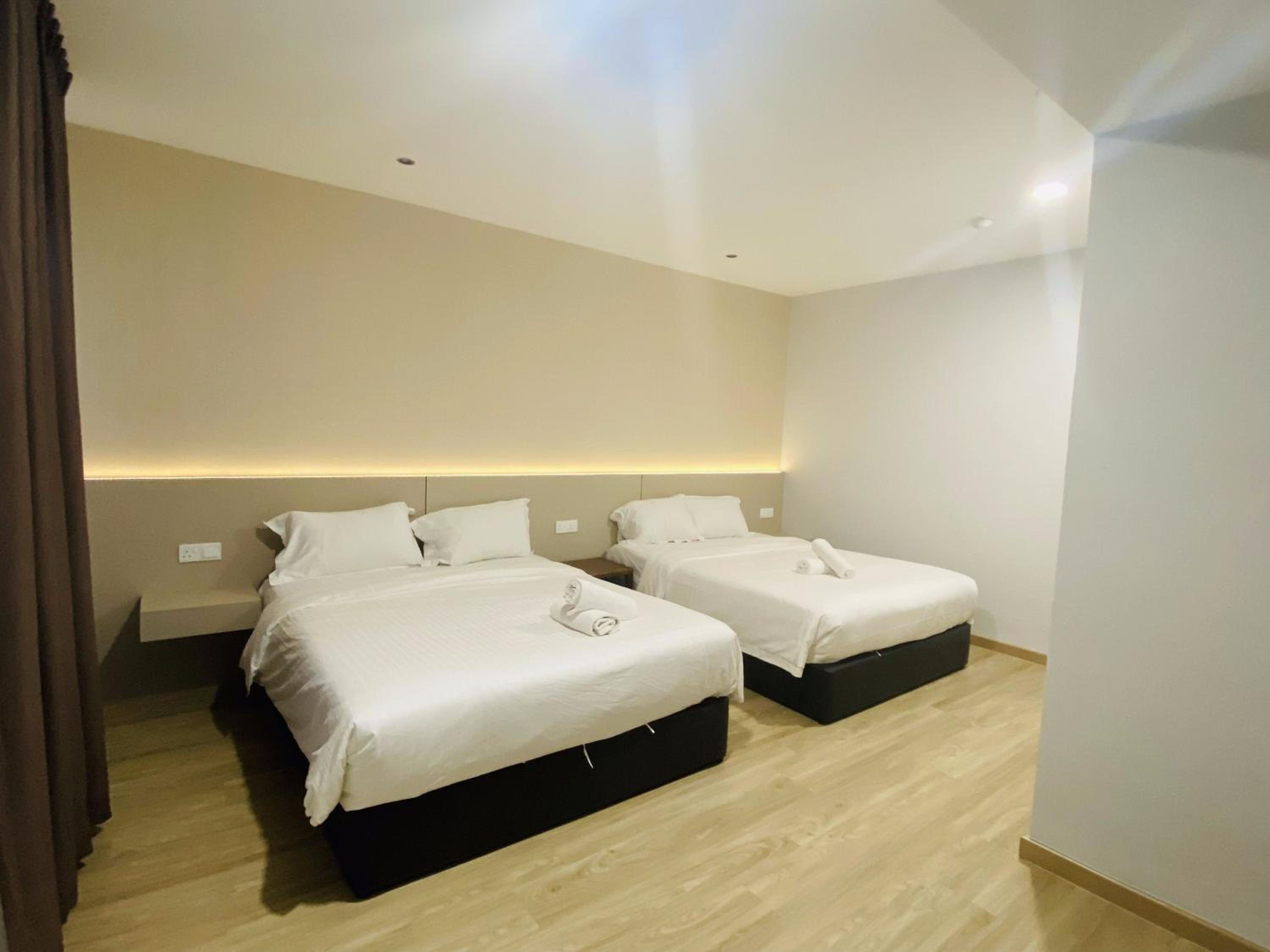 Family Room - Photo 6