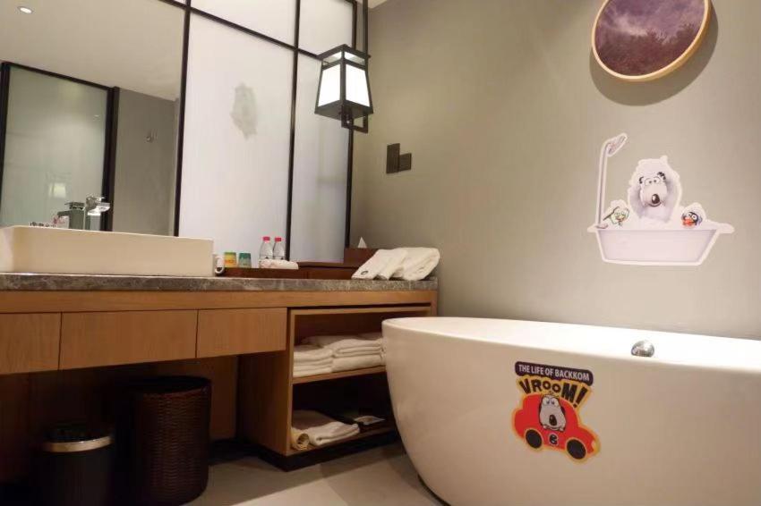 Twin Room With Bath photo 2