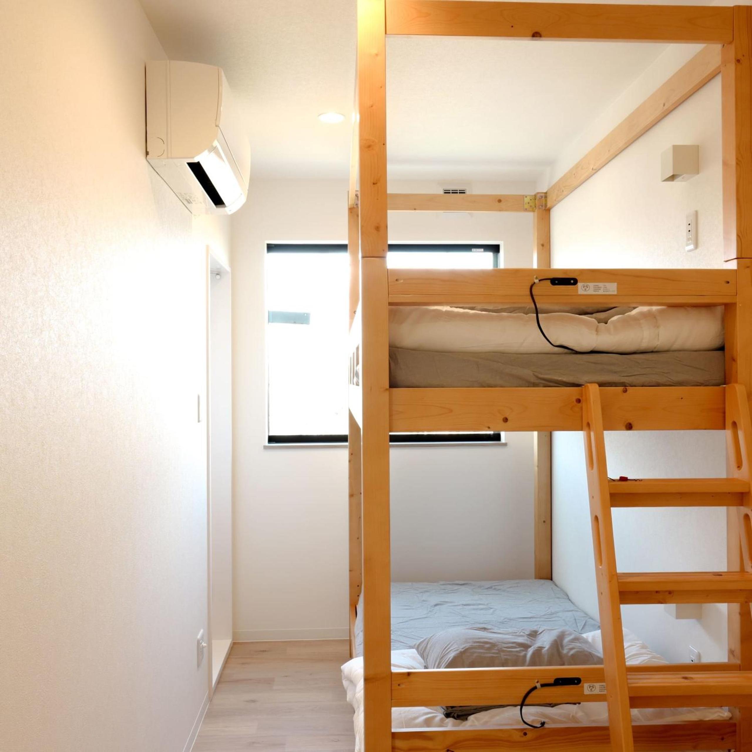 Twin Room with Private Bathroom - Photo 1