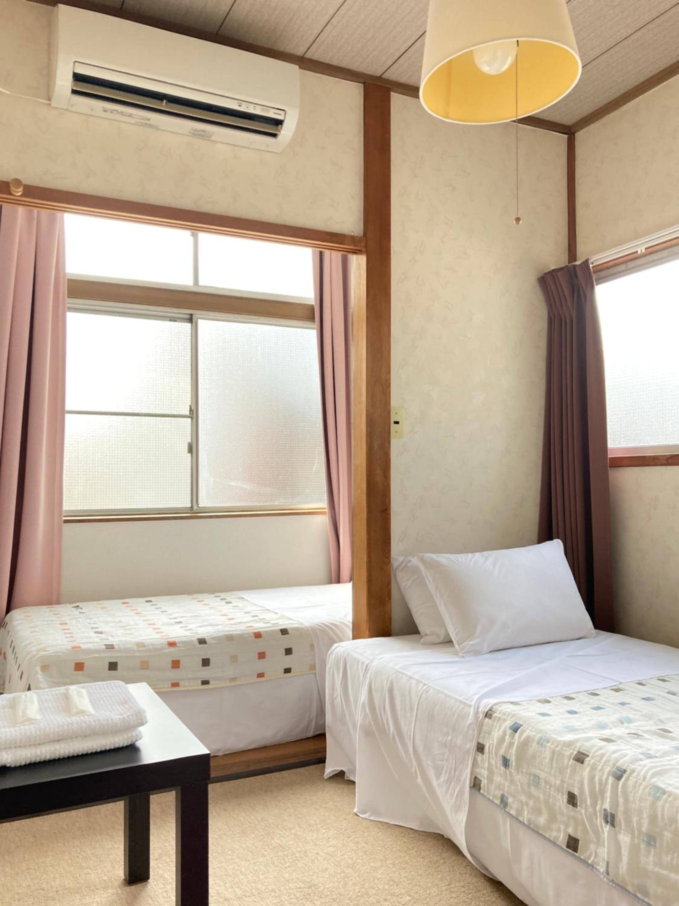 Economy Twin Room photo 1