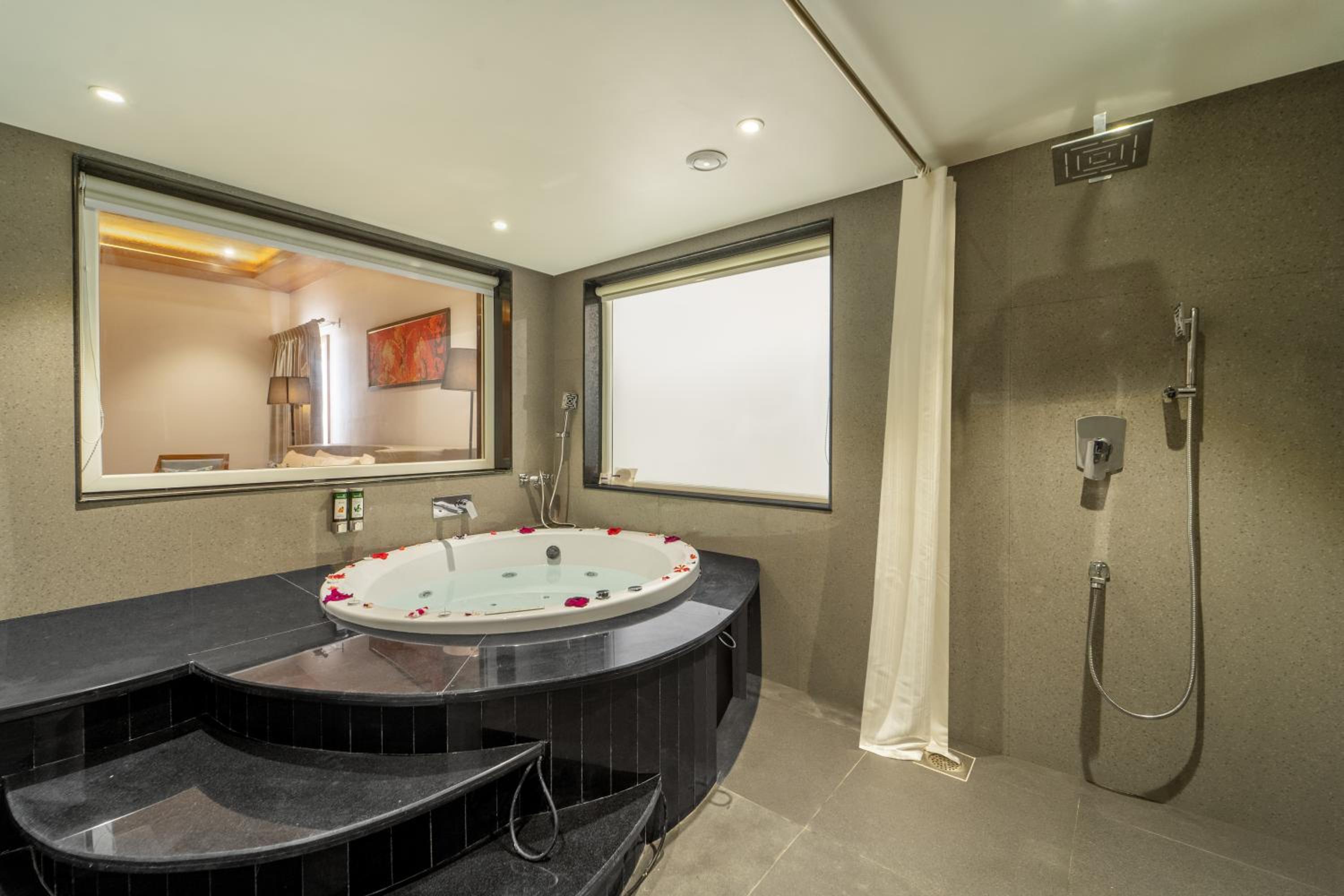 HoneyMoon Cottage Double Bed - Photo 2