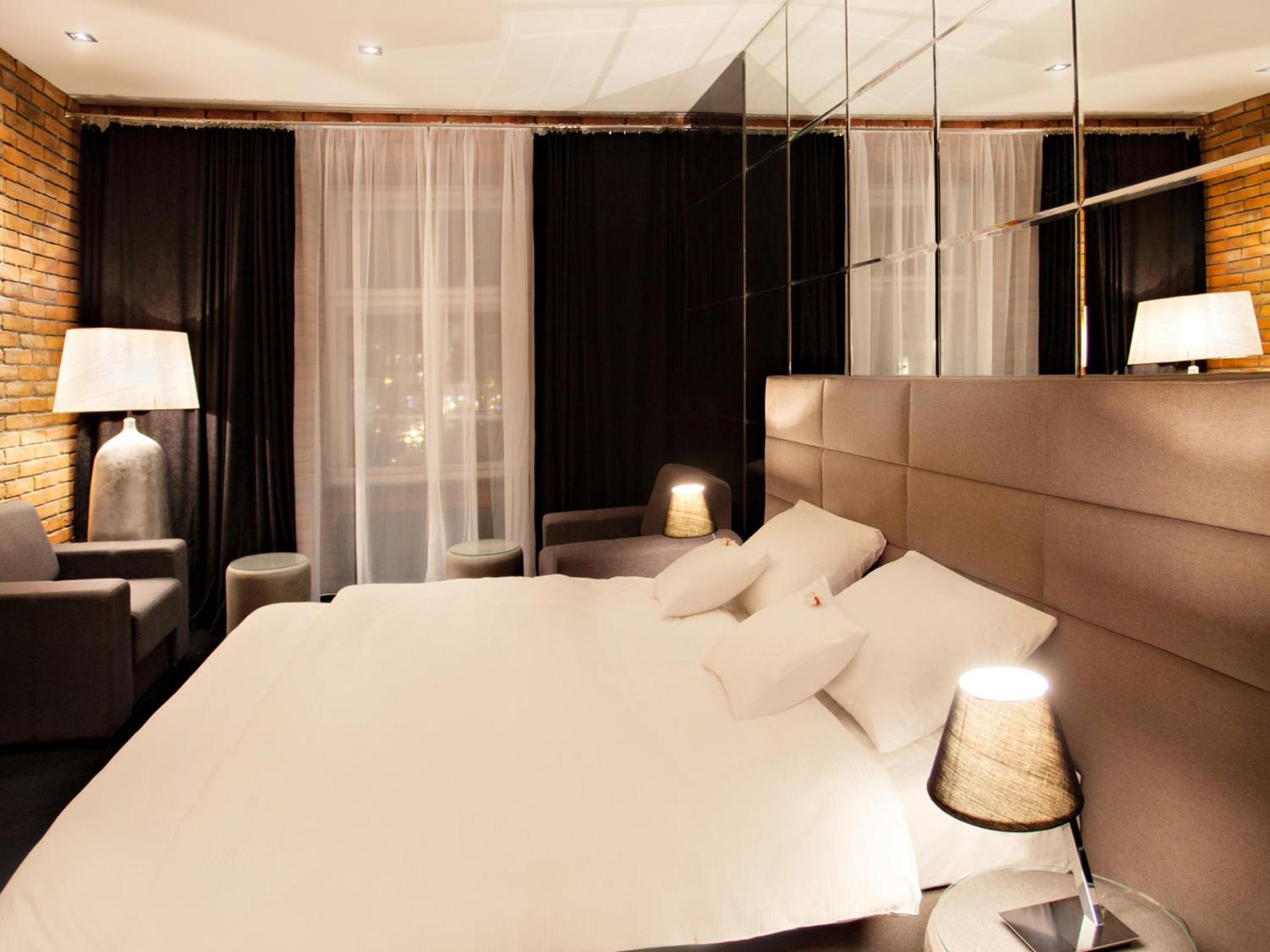 Deluxe Double Room With Main Market Square View