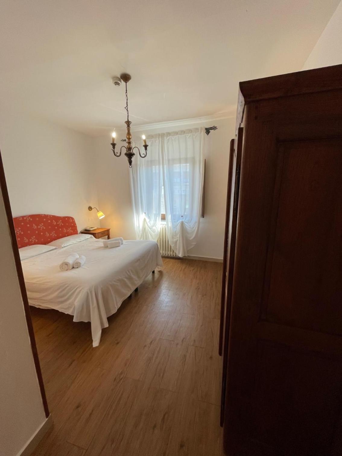 Double Room - Photo 5